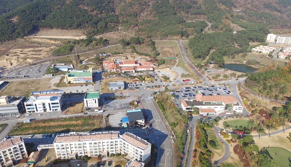 본문 이미지 - 전북 고창의 웰파크시티 전경. (웰파크시티 누리집 사진 캡처) /  뉴스1