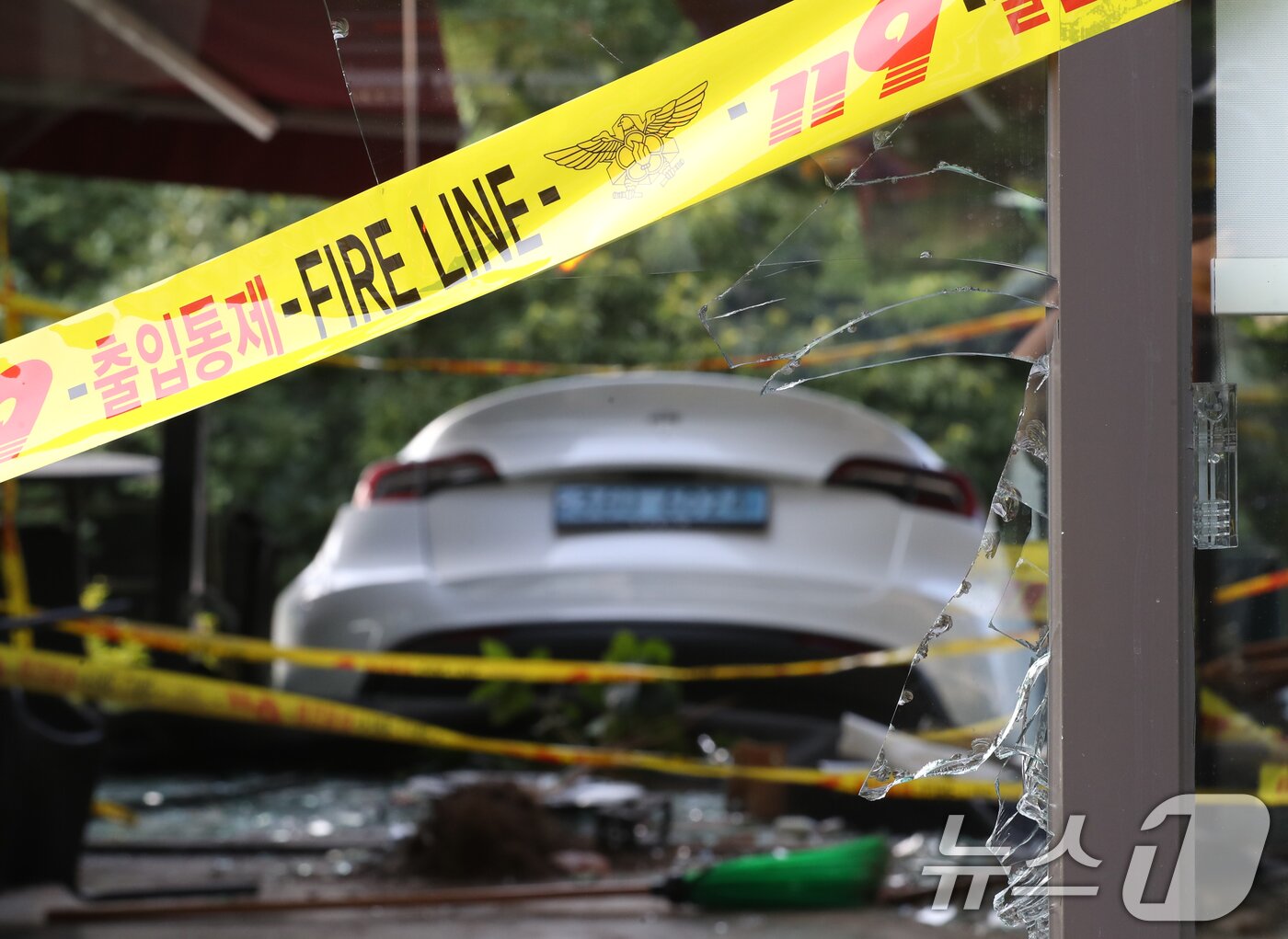 본문 이미지 - 경기 용인시의 전기차 사고현장.(자료사진) 2024.8.14/뉴스1 ⓒ News1 김영운 기자