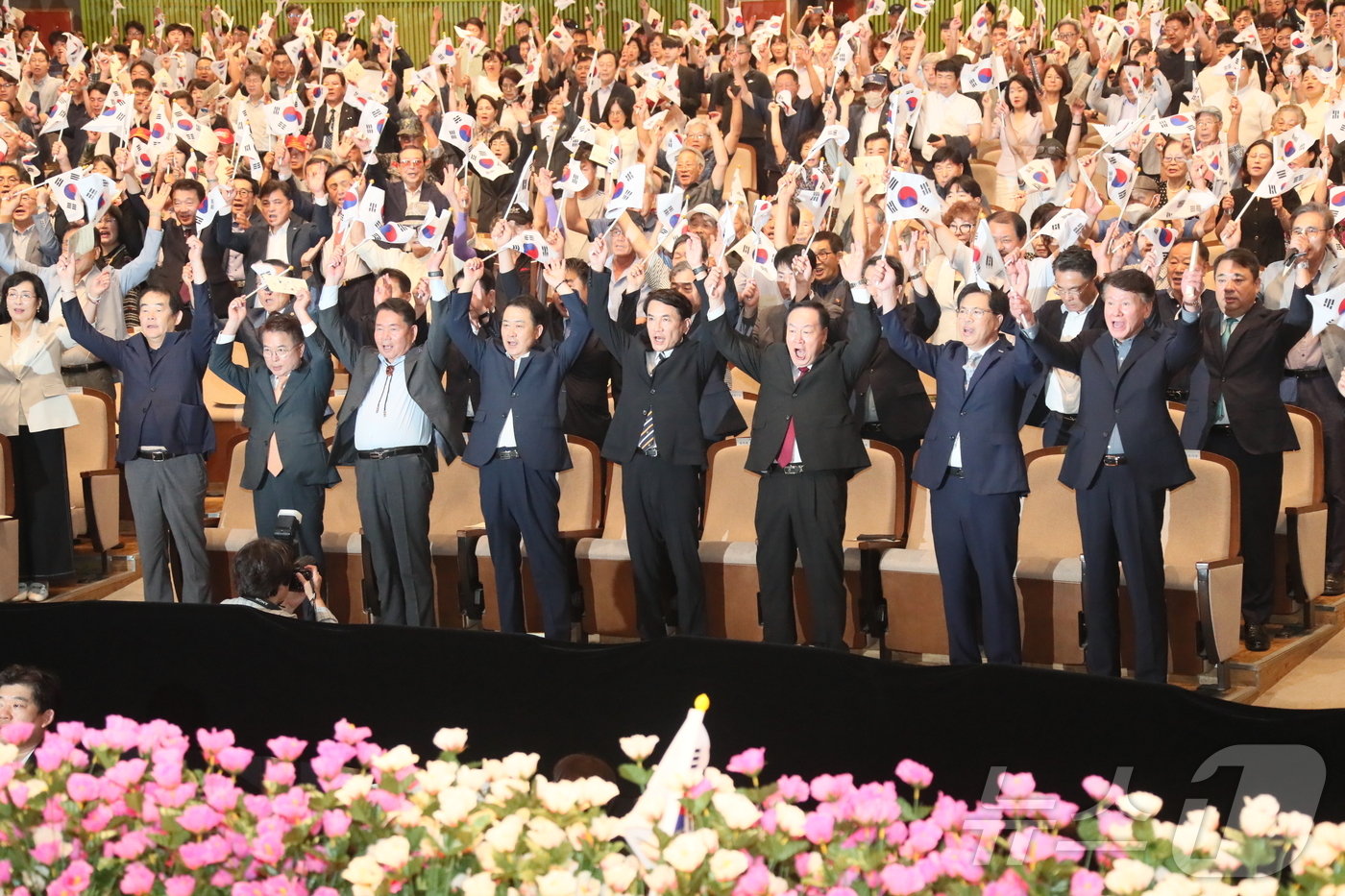 본문 이미지 - 15일 강원대 백령아트센터에서 개최된 제79주년 광복절 경축식.(강원특별자치도 제공) 2024.8.15/뉴스1