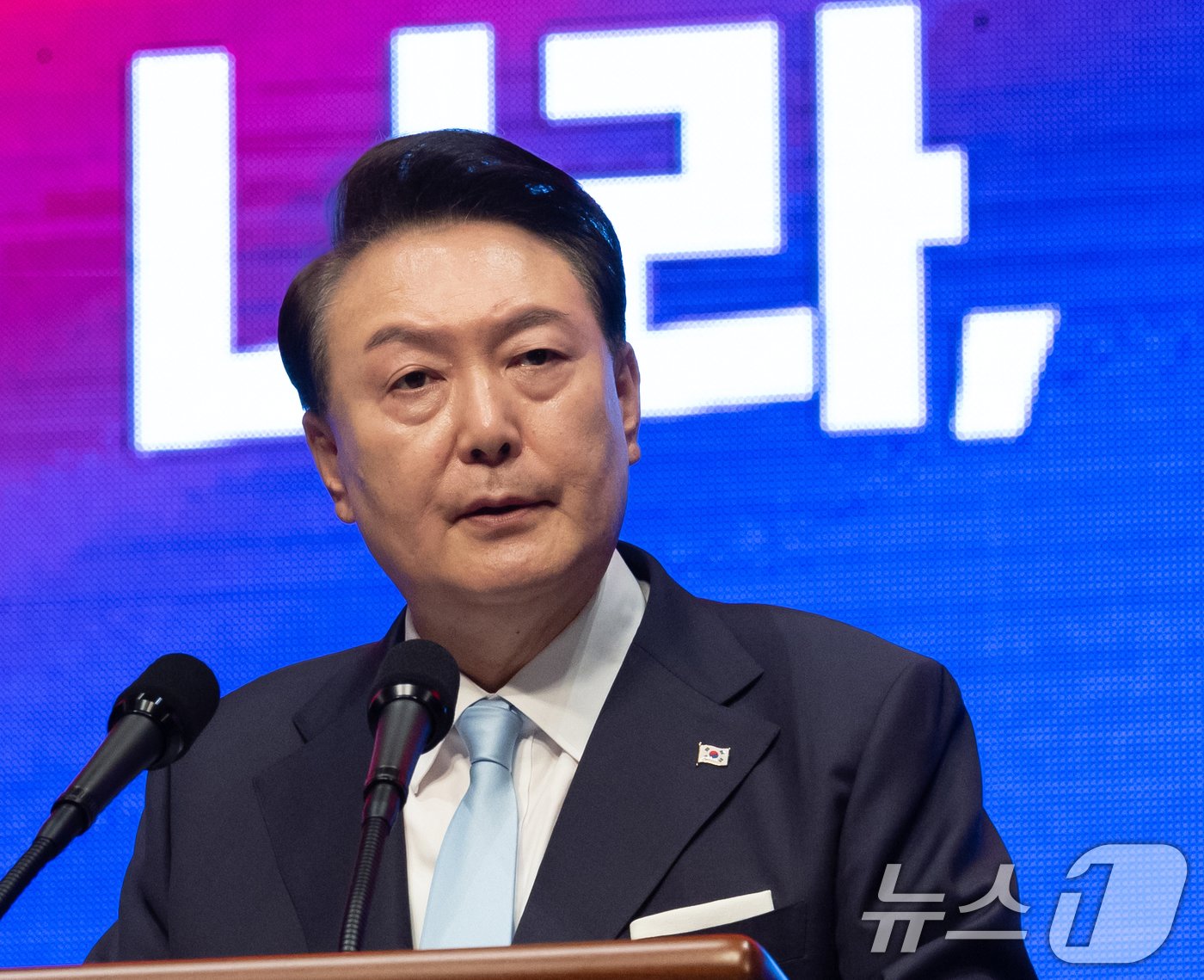 본문 이미지 - 윤석열 대통령이 15일 서울 종로구 세종문화회관에서 열린 제79주년 광복절 경축식에서 경축사를 하고 있다. (대통령실 제공) 2024.8.15/뉴스1 ⓒ News1 송원영 기자