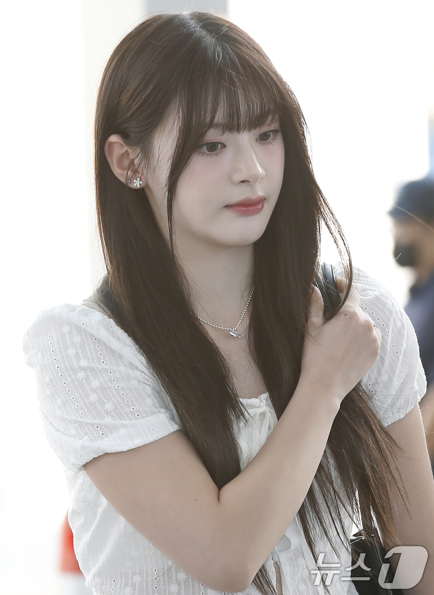 (인천공항=뉴스1) 권현진 기자 = 스테이씨 세은이 해외 일정을 위해 16일 인천국제공항을 통해 대만으로 출국하고 있다. 2024.8.16/뉴스1