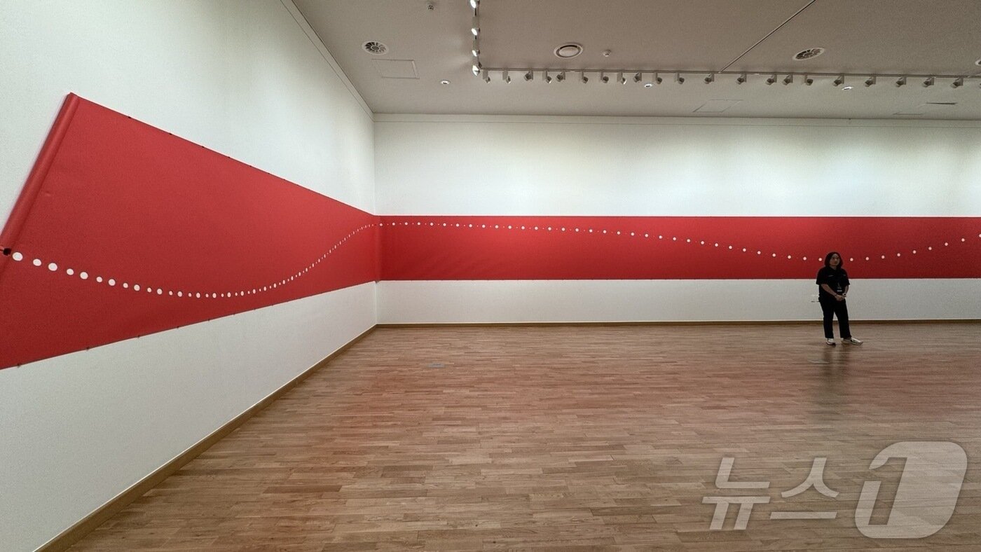 본문 이미지 - 부산현대미술관에서 열리고 있는 부산비엔날레