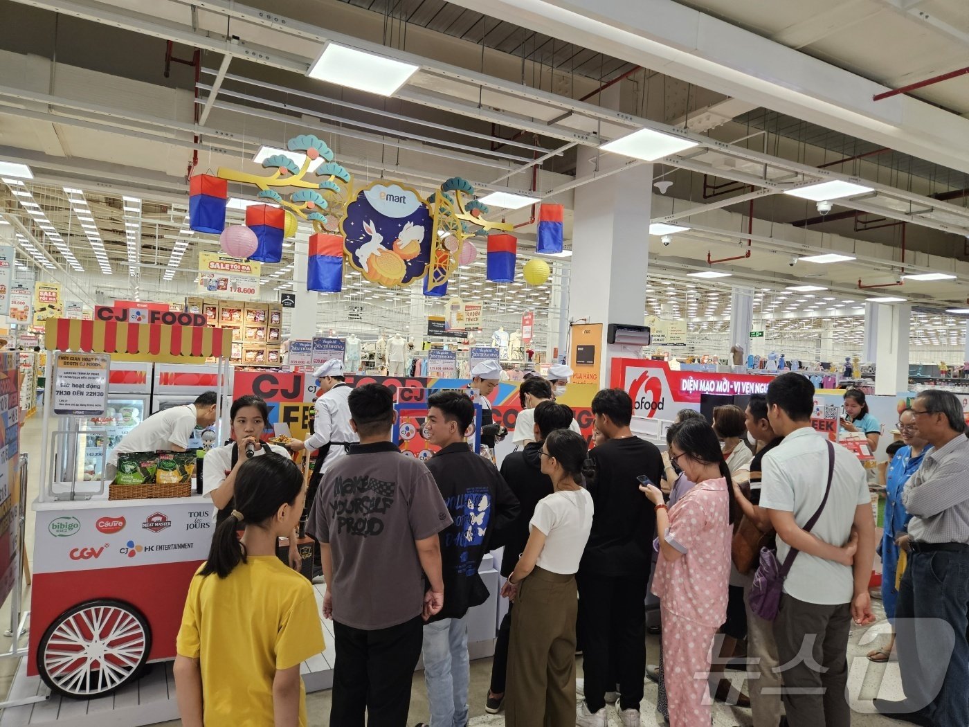 본문 이미지 - CJ그룹은 지난 10일부터 9월 1일까지 베트남에서 K컬처 축제 'CJ K FESTA'를 연다.ⓒ 뉴스1/김진희 기자.