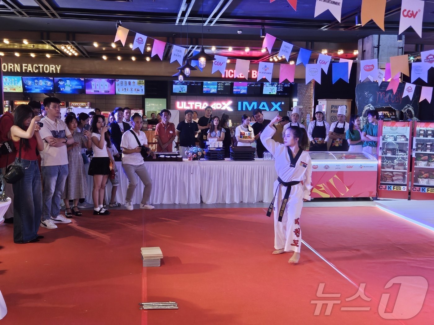 본문 이미지 - CJ그룹은 지난 10일부터 9월 1일까지 베트남에서 K컬처 축제 'CJ K FESTA'를 연다.ⓒ 뉴스1/김진희 기자.