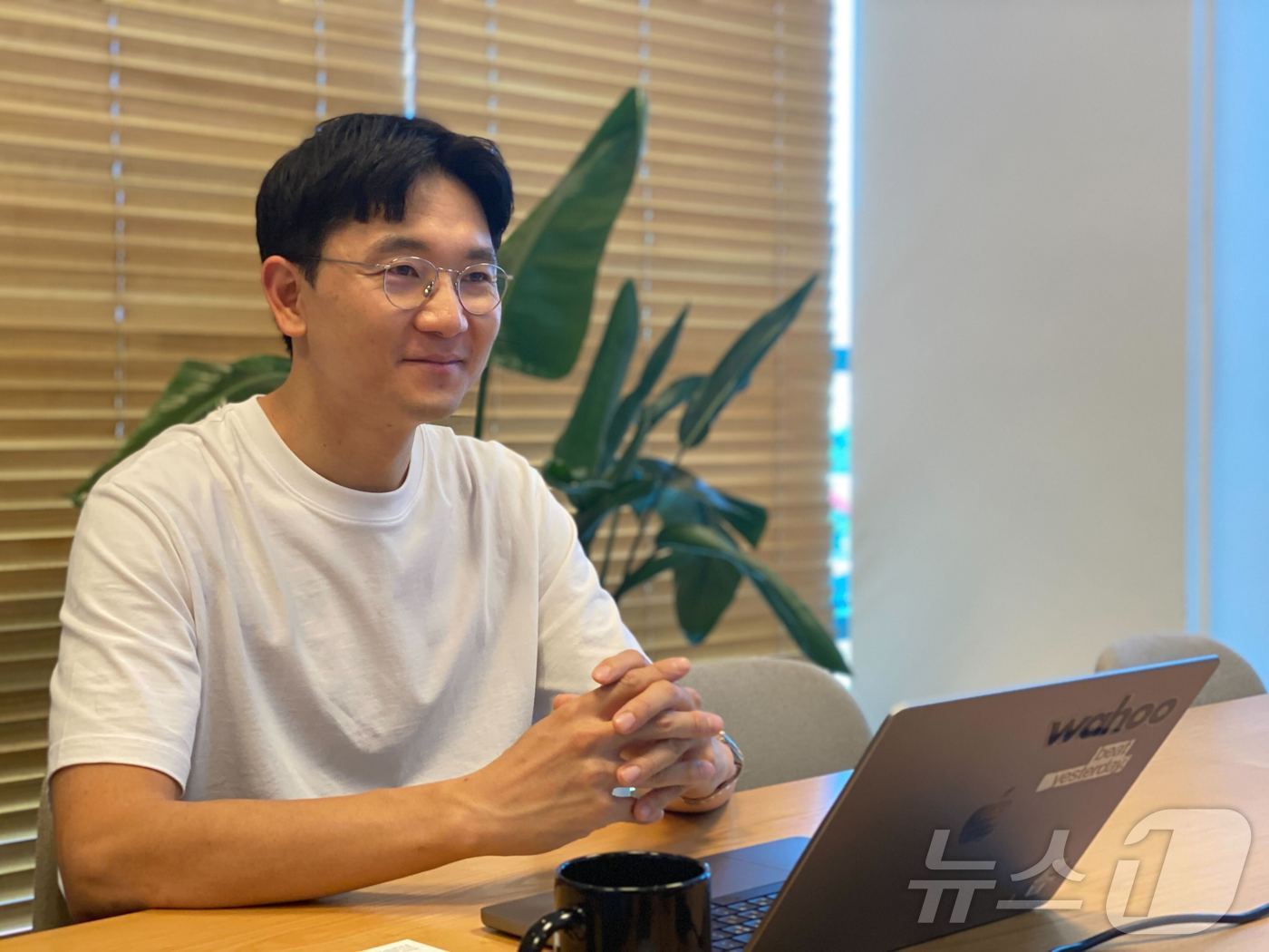 본문 이미지 - 16일 황현규 우아한형제들 로봇사업기획팀장이 인터뷰를 진행하고 있다.(우아한형제들 제공)