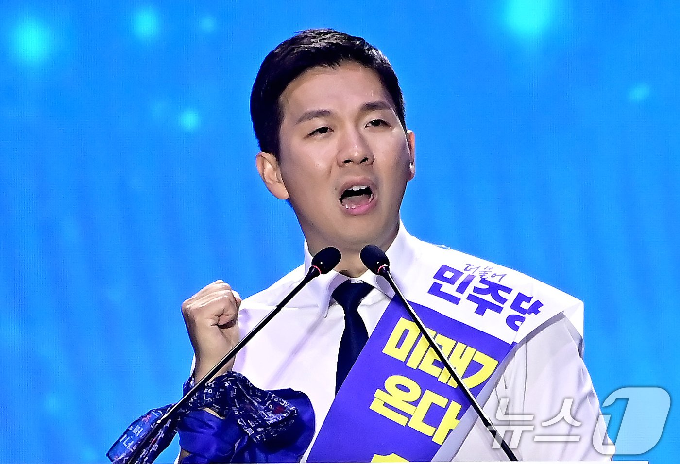 본문 이미지 - 김지수 더불어민주당 대표 후보가 18일 오후 서울 송파구 KSPO DOME&#40;올림픽체조경기장&#41;에서 열린 제1차 정기전국당원대회에서 정견발표를 하고 있다.&#40;공동취재&#41;2024.8.18/뉴스1 ⓒ News1 김민지 기자