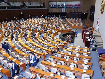 '더 세진' 노란봉투법, 국회 본회의 상정…與 필리버스터 돌입