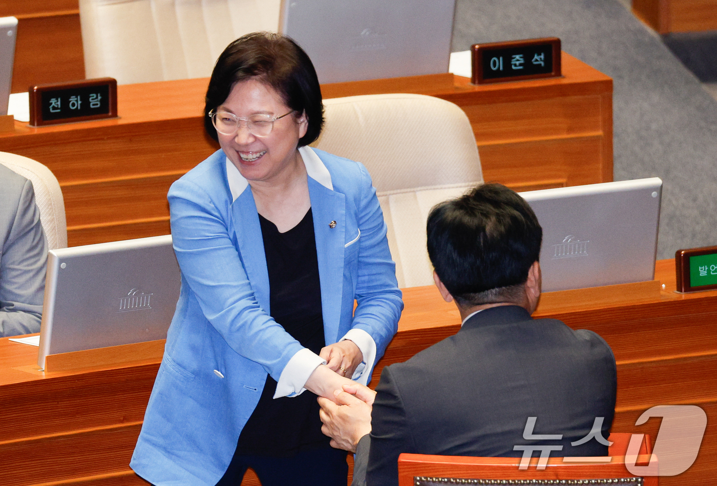 (서울=뉴스1) 안은나 기자 = 국회 과학기술정보방송통신위원회 김현 더불어민주당 간사가 2일 오후 서울 여의도 국회에서 열린 본회의에서 '이진숙 방송통신위원회 위원장 탄핵소추안' …