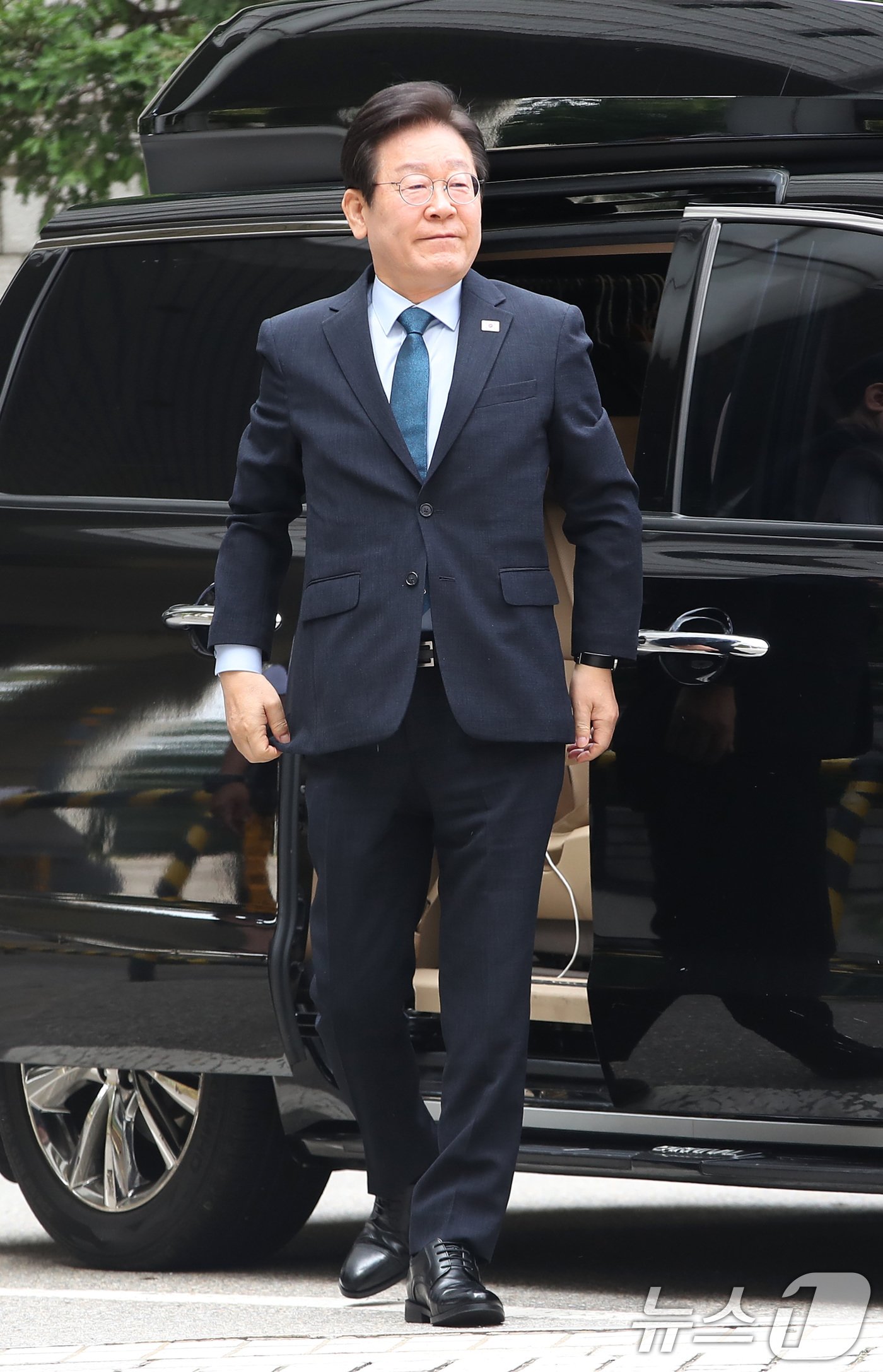 본문 이미지 - 이재명 더불어민주당 대표가 20일 서초구 서울중앙지방법원에서 열린 '대장동 배임·성남FC 뇌물 의혹' 관련 공판에 출석하고 있다. 2024.8.20/뉴스1 ⓒ News1 박세연 기자