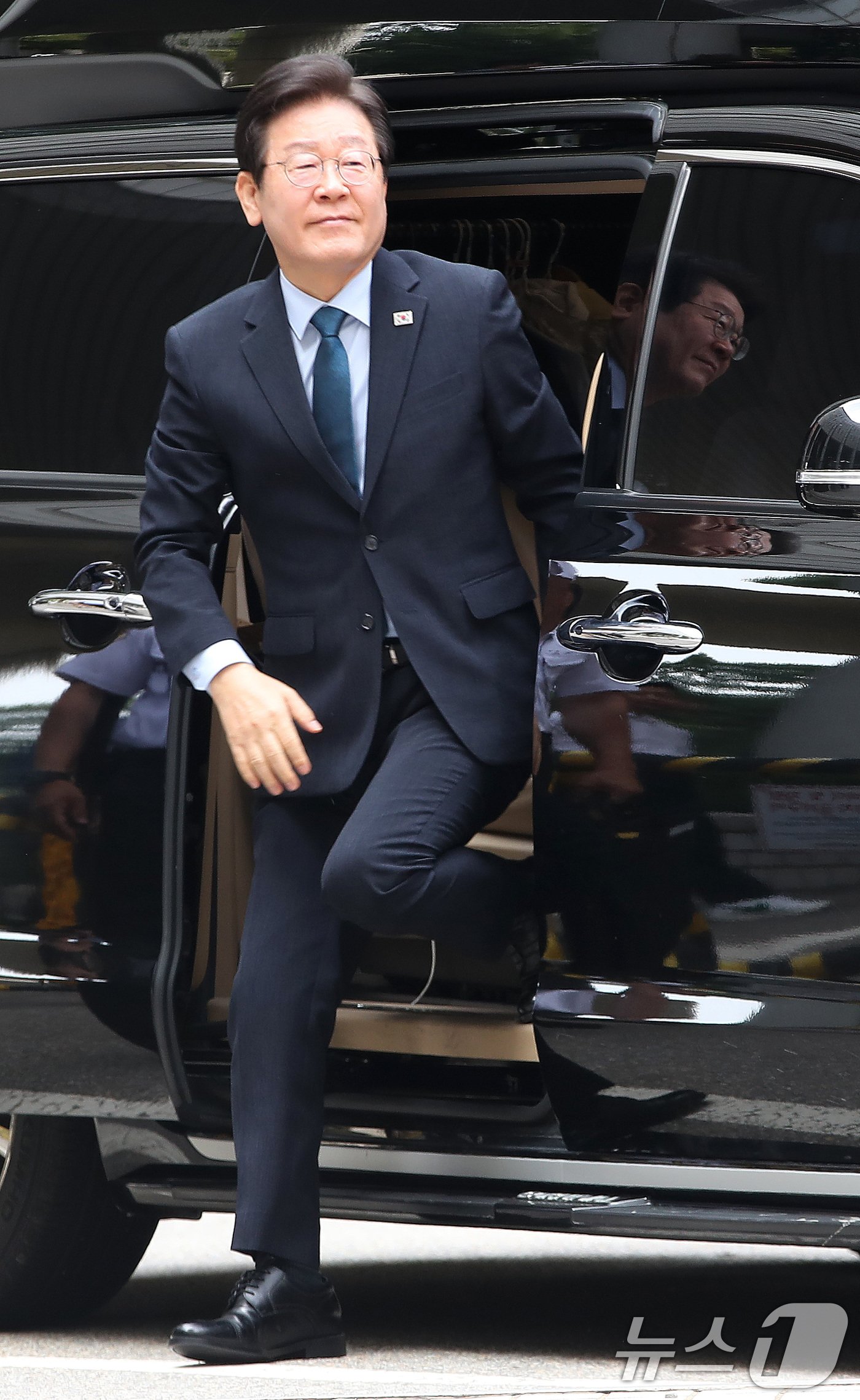 본문 이미지 - 이재명 더불어민주당 대표가 20일 서초구 서울중앙지방법원에서 열린 '대장동 배임·성남FC 뇌물 의혹' 관련 공판에 출석하고 있다. 2024.8.20/뉴스1 ⓒ News1 박세연 기자