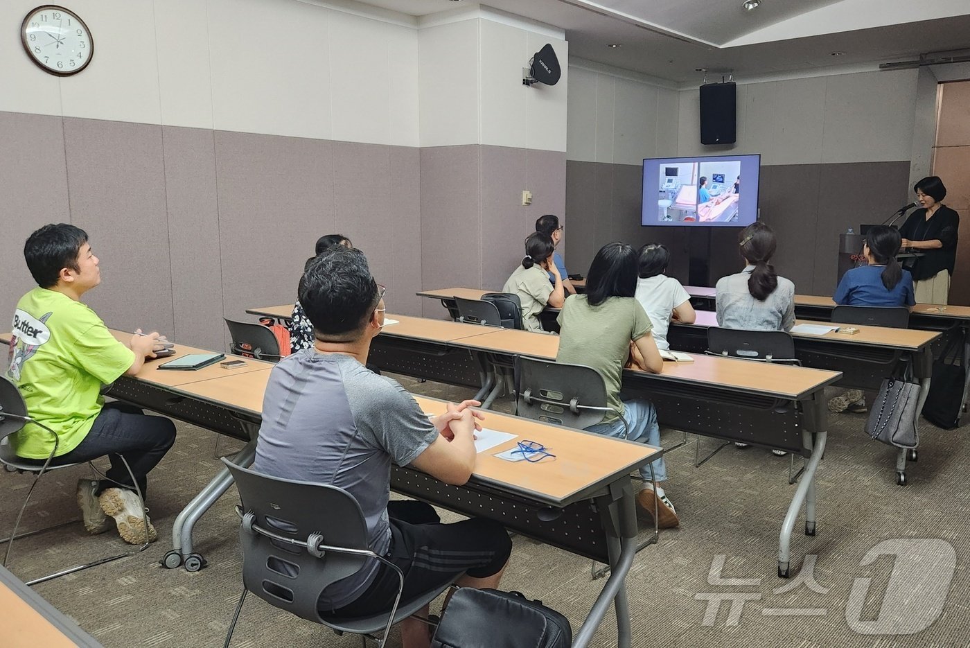 이기자 경북대 교수가 초음파 강의를 하고 있다&#40;코벳 제공&#41;. ⓒ 뉴스1