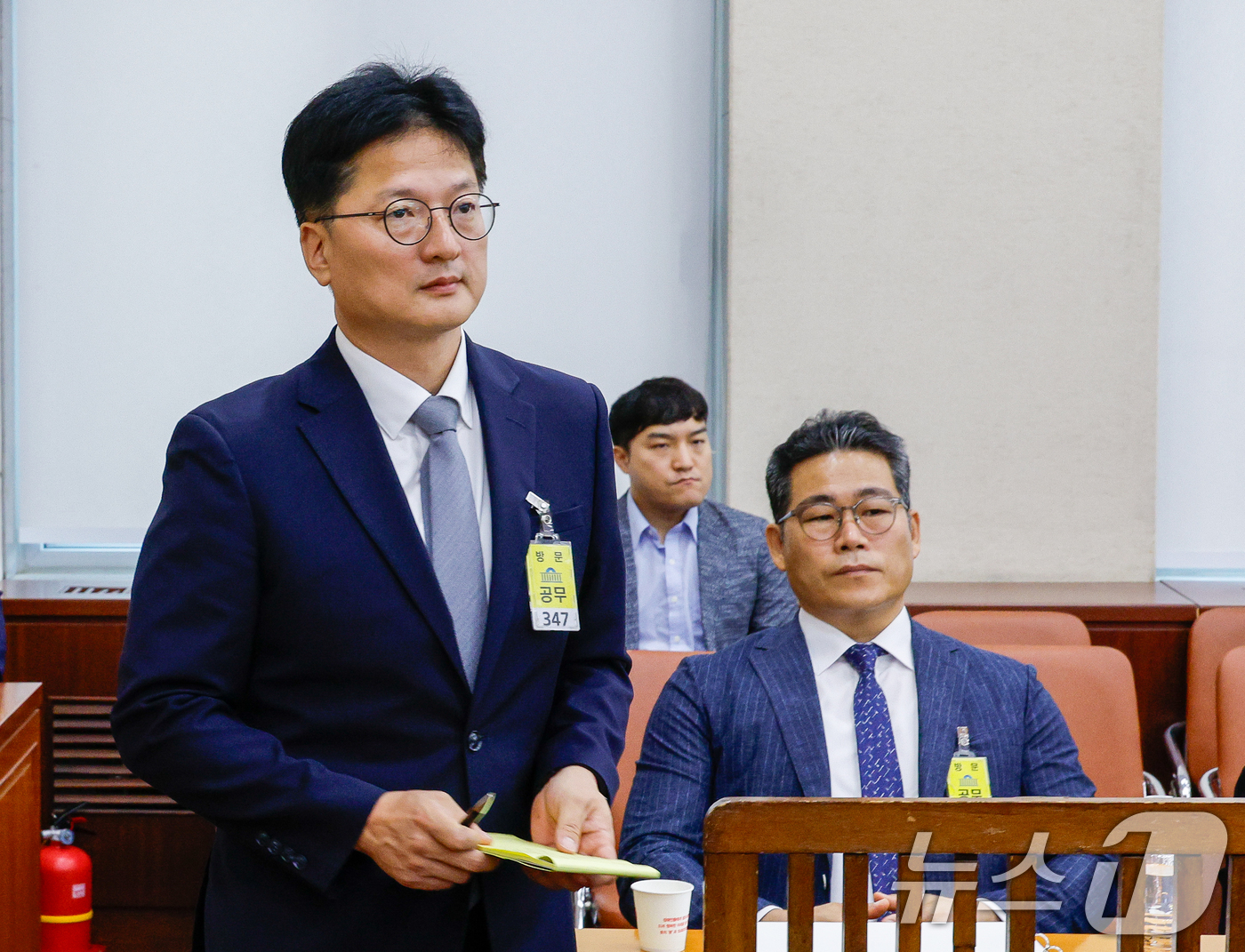 (서울=뉴스1) 안은나 기자 = 김찬수 대통령비서실 지방시대비서관실 행정관(전 영등포경찰서장)이 20일 오후 서울 여의도 국회 행정안전위원회에서 열린 마약수사 외압 의혹 관련 청문 …