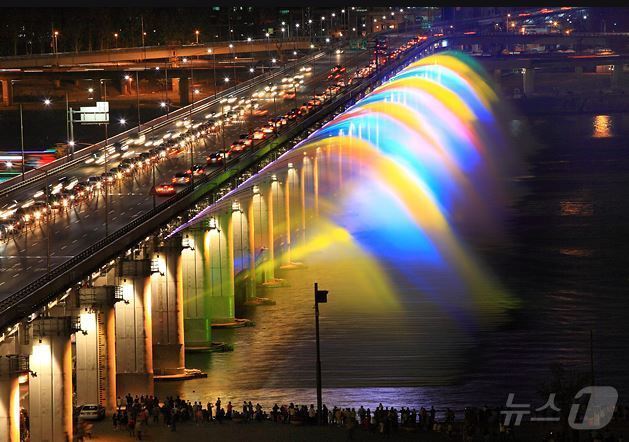  반포대교 달빛무지개분수. &#40;서울시 제공&#41; 