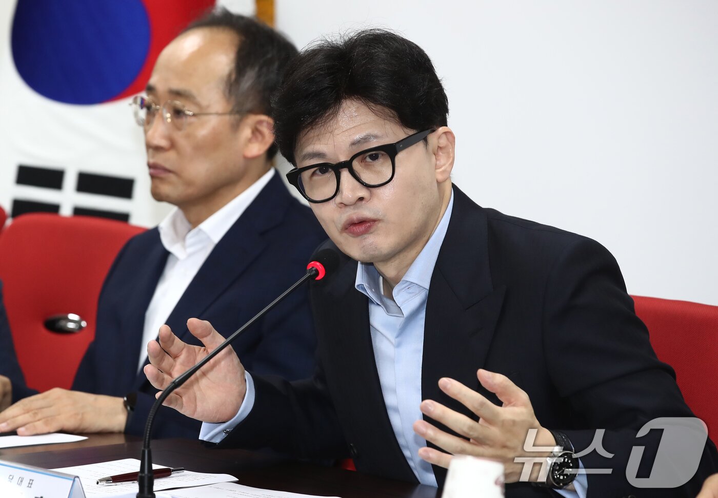 본문 이미지 - 한동훈 국민의힘 대표가 22일 오전 서울 여의도 중앙당사에서 열린 최고위원회의에서 모두발언을 하고 있다. 2024.8.22/뉴스1 ⓒ News1 이광호 기자