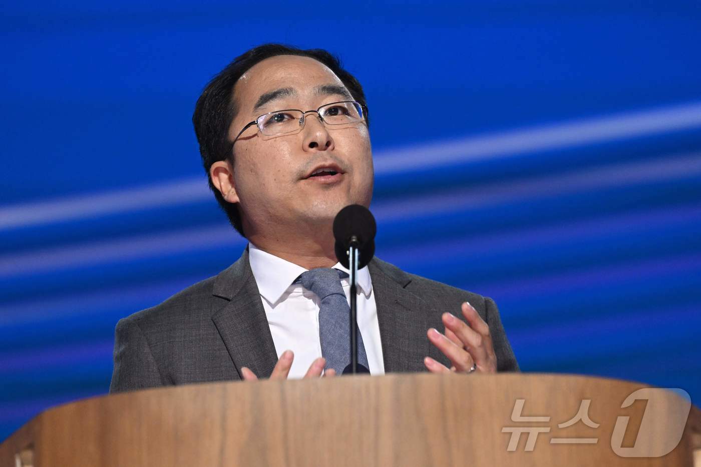 본문 이미지 - 한국계 미국인으로는 처음 연방 상원의원에 당선된 앤디 김 의원. 2024.08.22 ⓒ AFP=뉴스1 ⓒ News1 우동명 기자