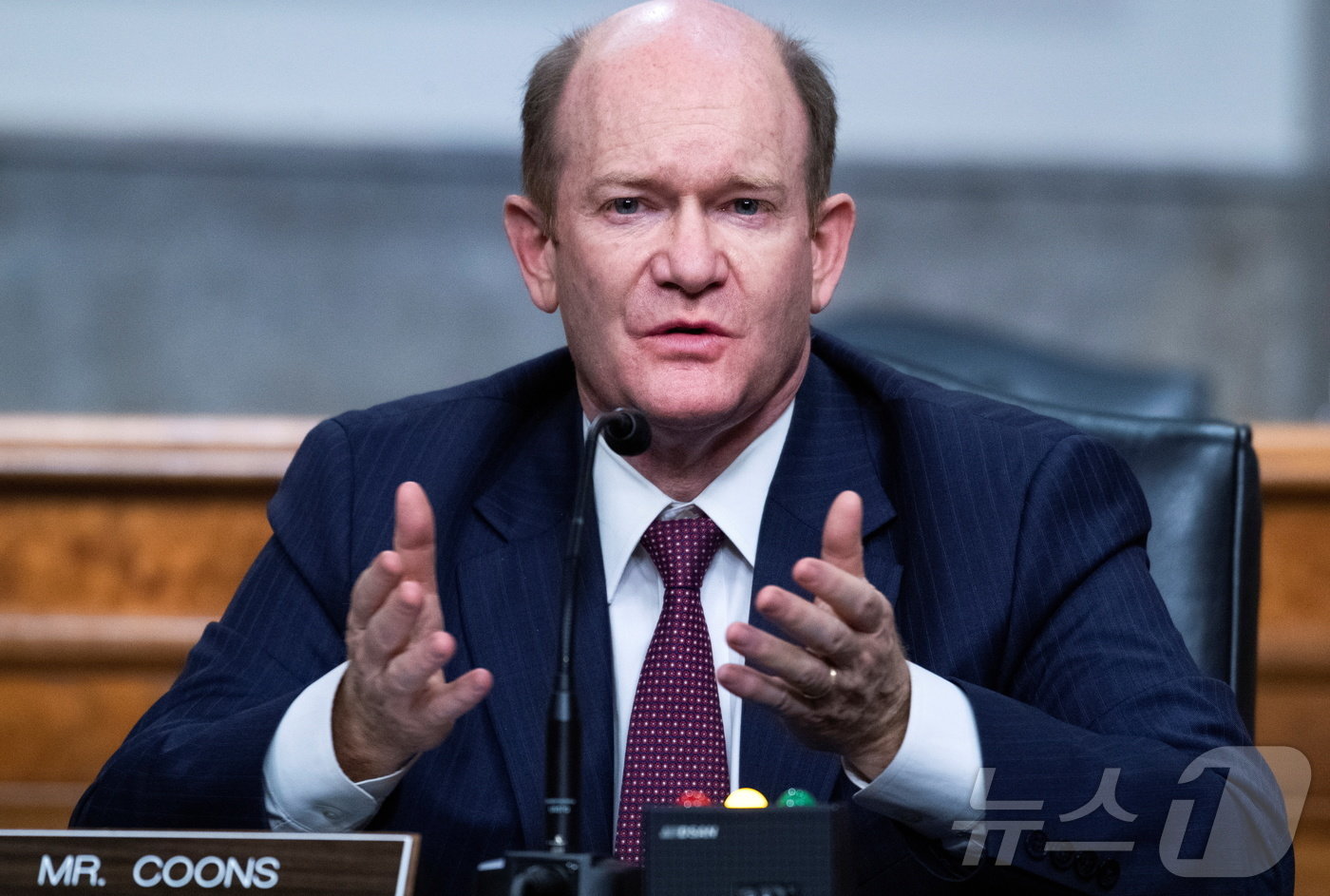 본문 이미지 - 크리스 쿤스 민주당 소속 미 연방 상원의원 ⓒ 로이터=뉴스1 ⓒ News1 류정민 특파원