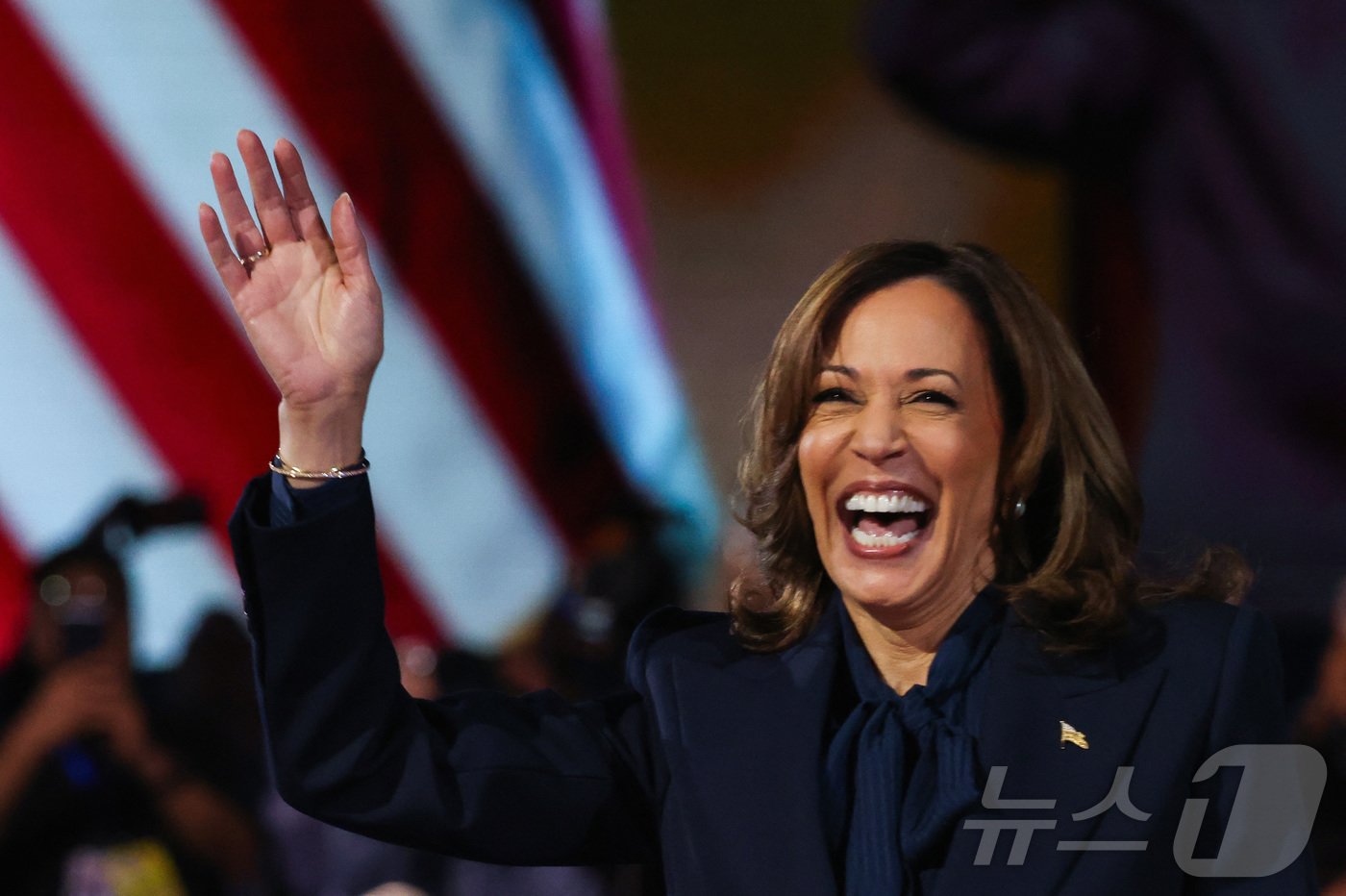 본문 이미지 - 해리스 후보가 파안대소하고 있다. ⓒ 로이터=뉴스1 ⓒ News1 정지윤 기자