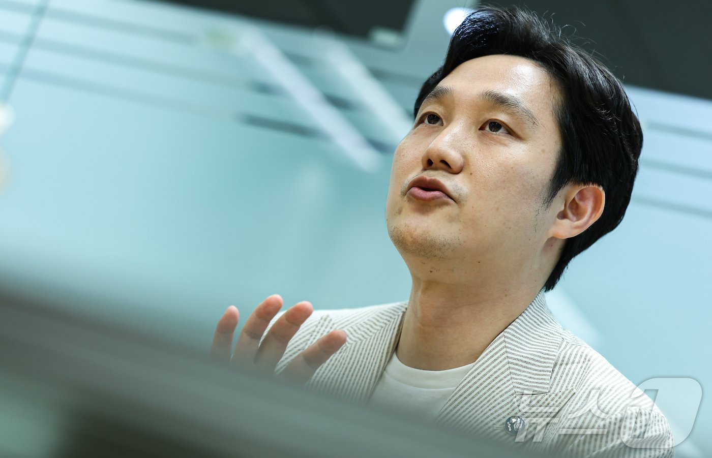 본문 이미지 - 김용재 유엔협회세계연맹 사무국장이 23일 서울 종로구 뉴스1 본사에서 인터뷰를 갖고 있다. 2024.8.23/뉴스1 ⓒ News1 김도우 기자