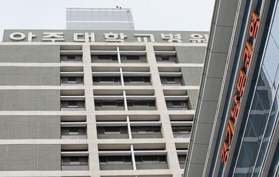 아주대의대교수회 "유급시 한 학년 학생수 최대 5배 우려…대책 마련해야"