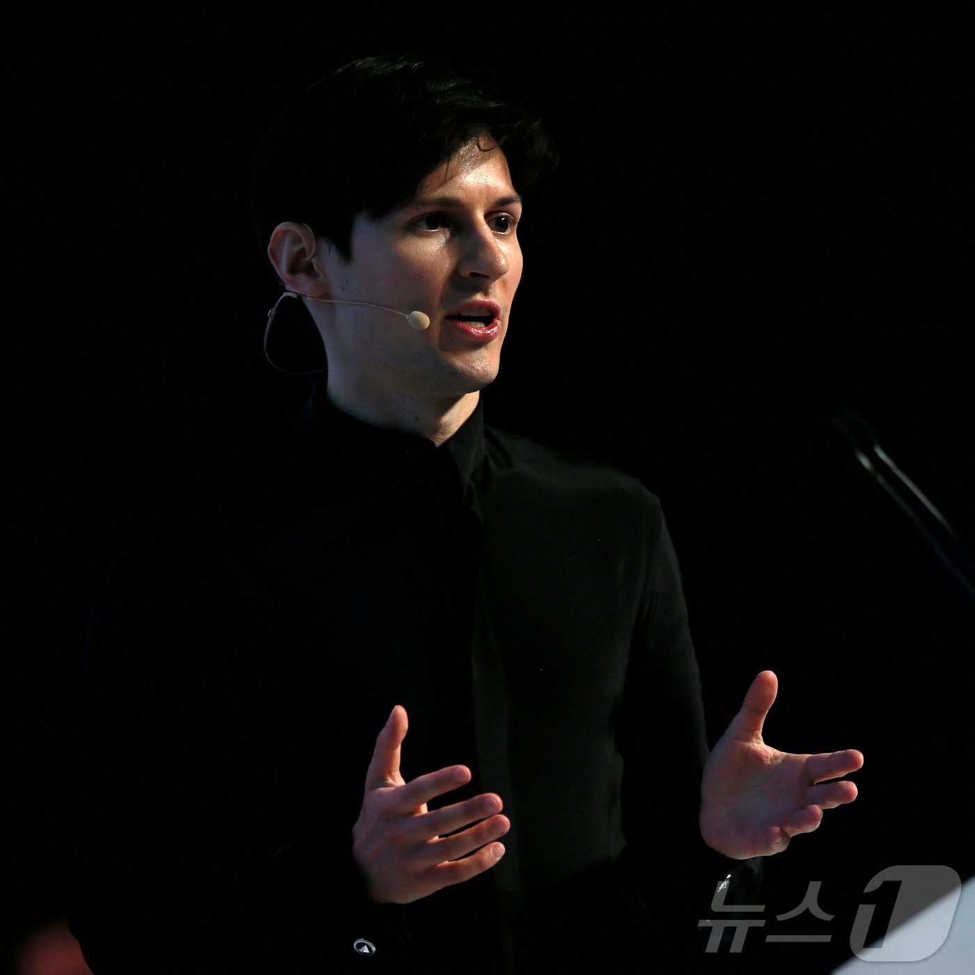 본문 이미지 - 세계적 SNS 텔레그램의 창업자이자 최고경영자인 파벨 두로프. ⓒ 로이터=뉴스1 ⓒ News1 박형기 기자