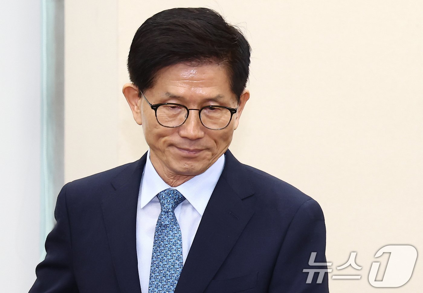 본문 이미지 - 김문수 고용노동부 장관 후보자가 26일 오전 서울 여의도 국회 환경노동위원회에서 열린 인사청문회에 출석하고 있다. 2024.8.26/뉴스1 ⓒ News1 김민지 기자