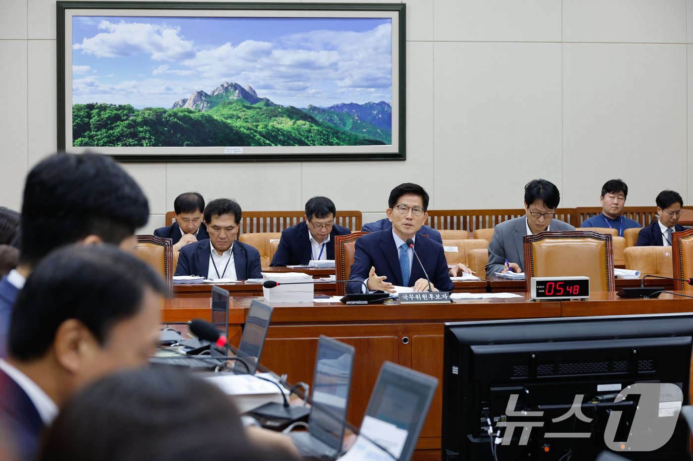 김문수 고용노동부 장관 후보자가 26일 오전 서울 여의도 국회 환경노동위원회에서 열린 인사청문회에 출석해 의원 질의에 답변하고 있다. 2024.8.26/뉴스1 ⓒ News1 안은나 기자