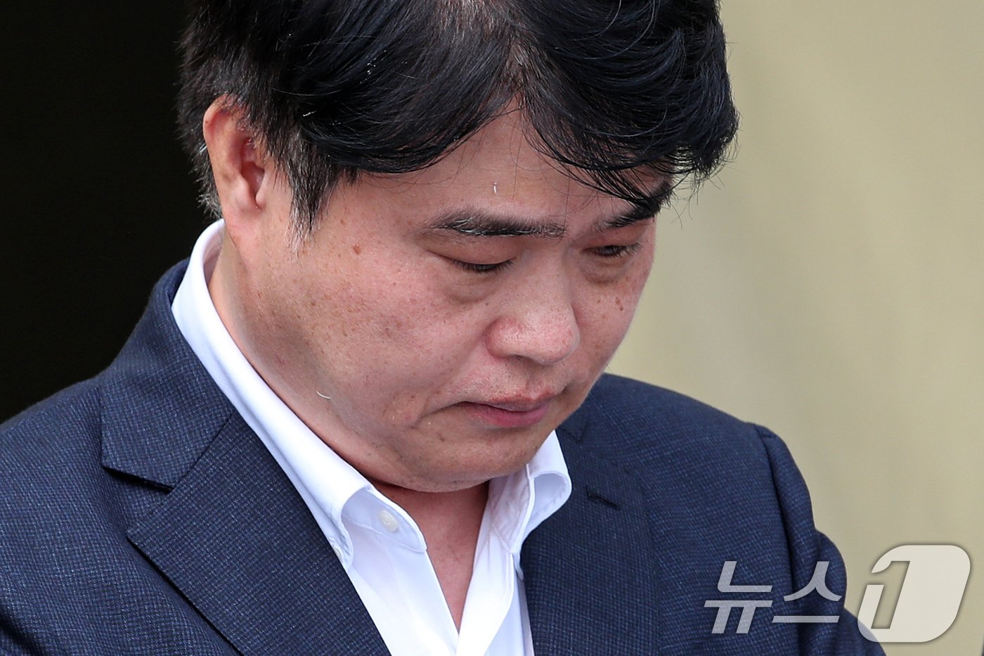 본문 이미지 - 임현택 대한의사협회장이 26일 오후 서울 용산구 의사협회관에 앞에서 의료 대란 관련 대통령과 국회의 결단을 촉구하는 단식투쟁 기자회견을 하고 있다. 2024.8.26/뉴스1 ⓒ News1 이승배 기자