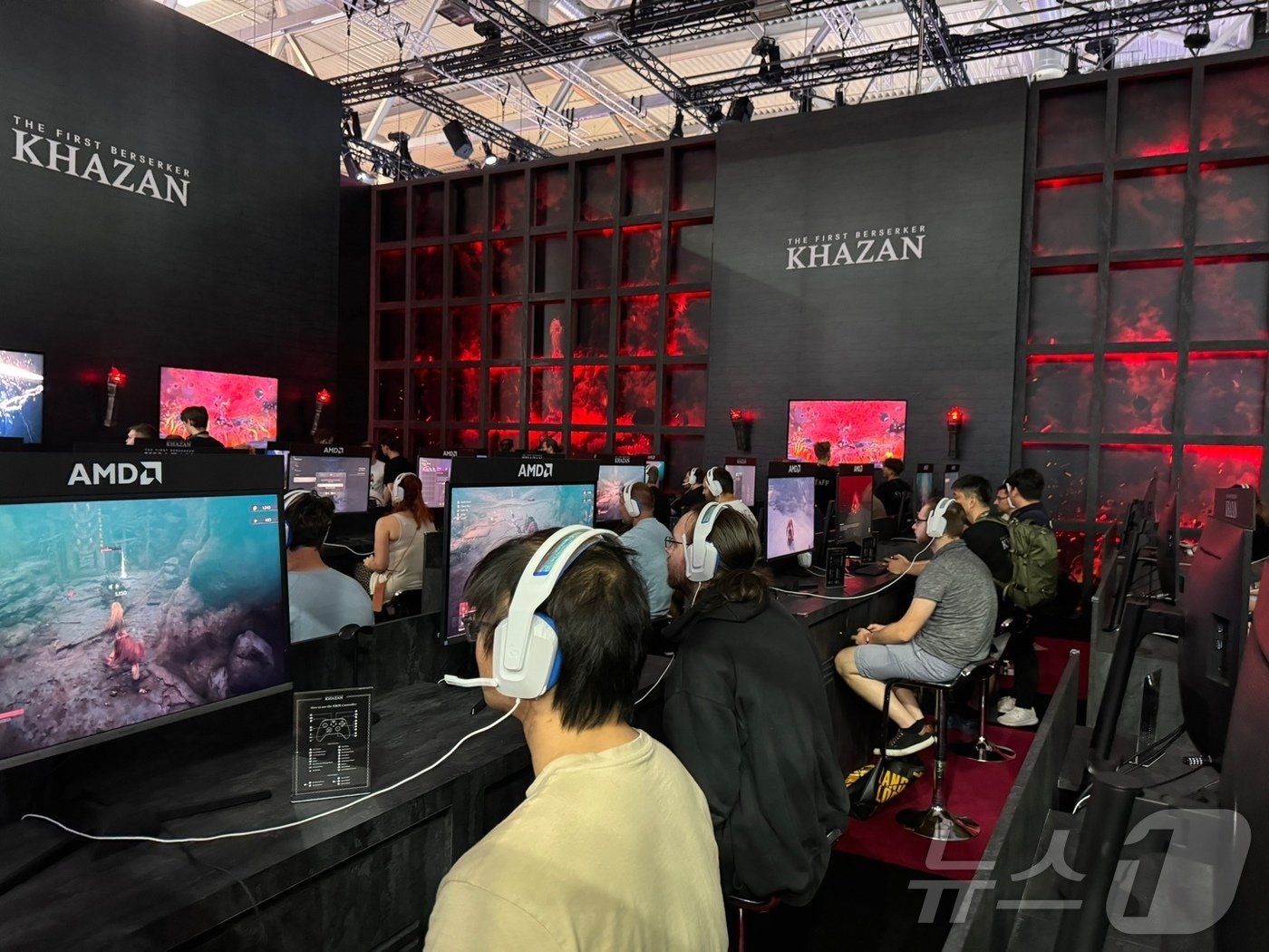 본문 이미지 - 넥슨 '게임스컴2024' '퍼스트 버서커 카잔' 부스(넥슨 제공)