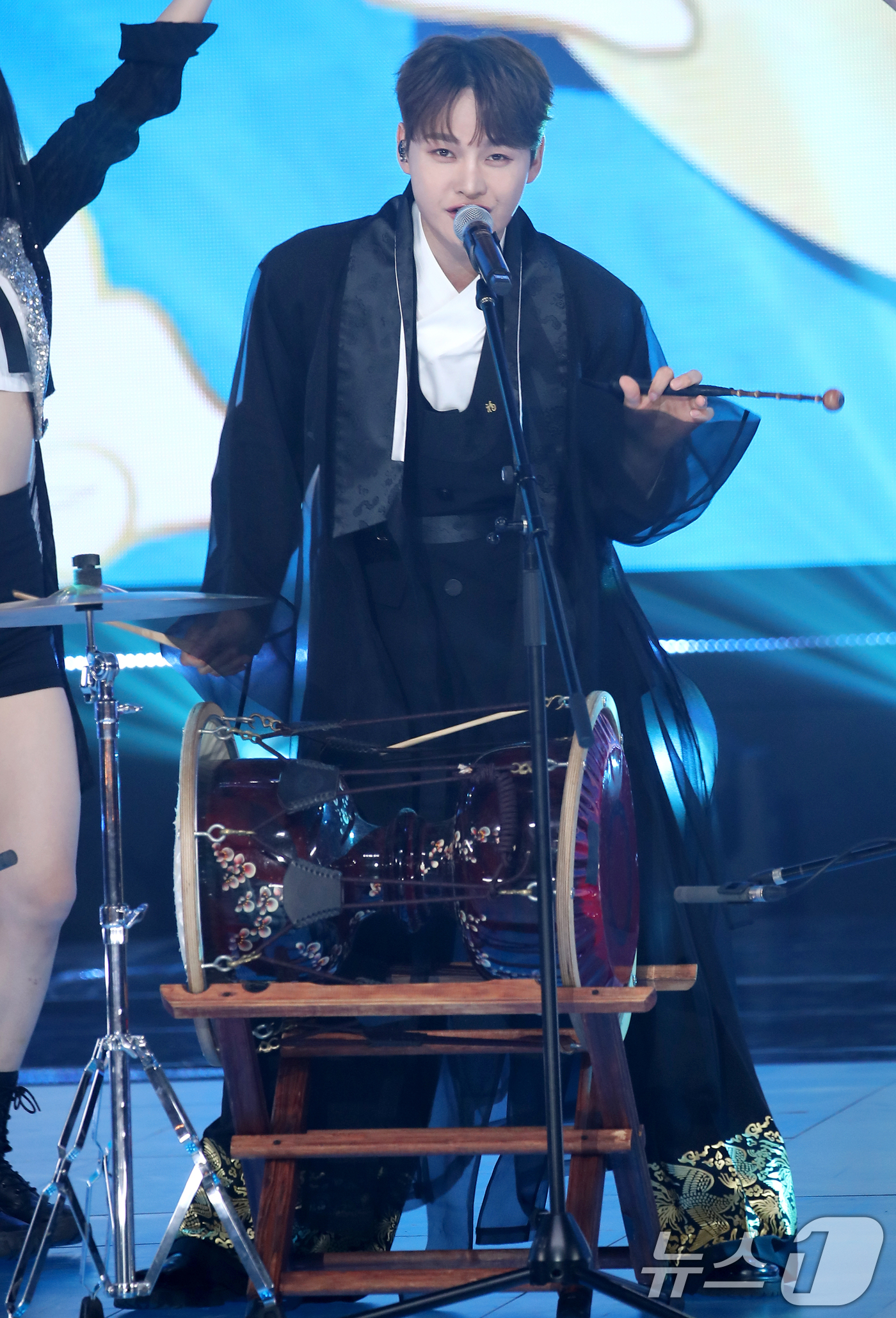 (서울=뉴스1) 권현진 기자 = 트로트 가수 박서진이 26일 오후 서울 마포구 상암동 SBS 프리즘 타워에서 열린 SBS FiL, SBS M ‘더 트롯쇼-한가위 특집' 녹화에서 멋 …