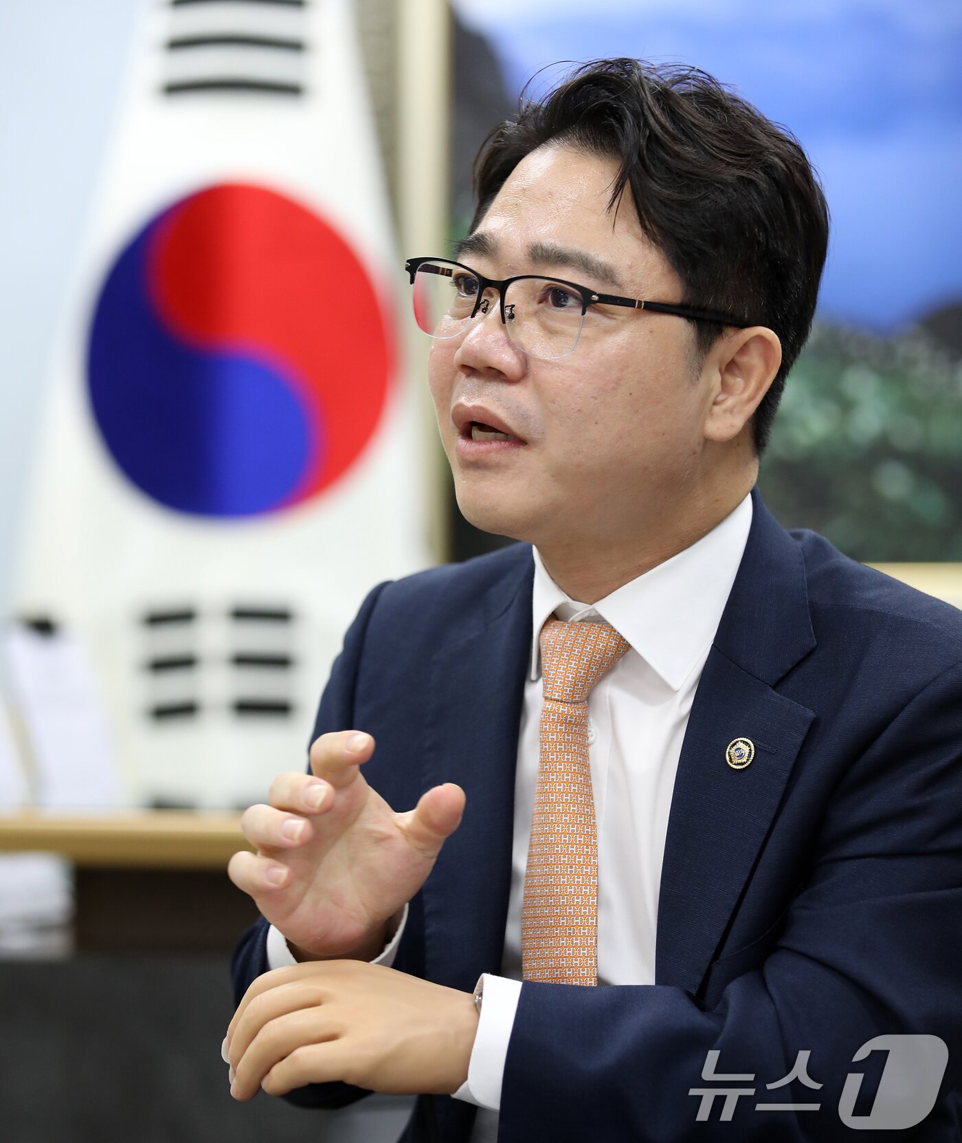 본문 이미지 - 지성호 함경북도지사가 27일 서울 종로구 이북5도위원회 집무실에서 뉴스1과 인터뷰를 하고 있다. 2024.8.27/뉴스1 ⓒ News1 오대일 기자