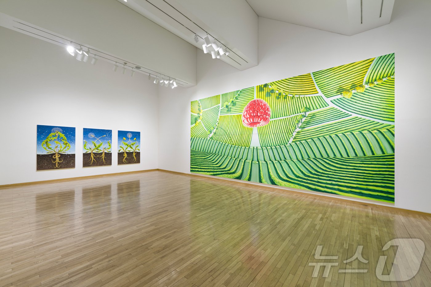 본문 이미지 - 장종완, &#39;지금의 화면&#39; 전시 전경. 금호미술관 제공.