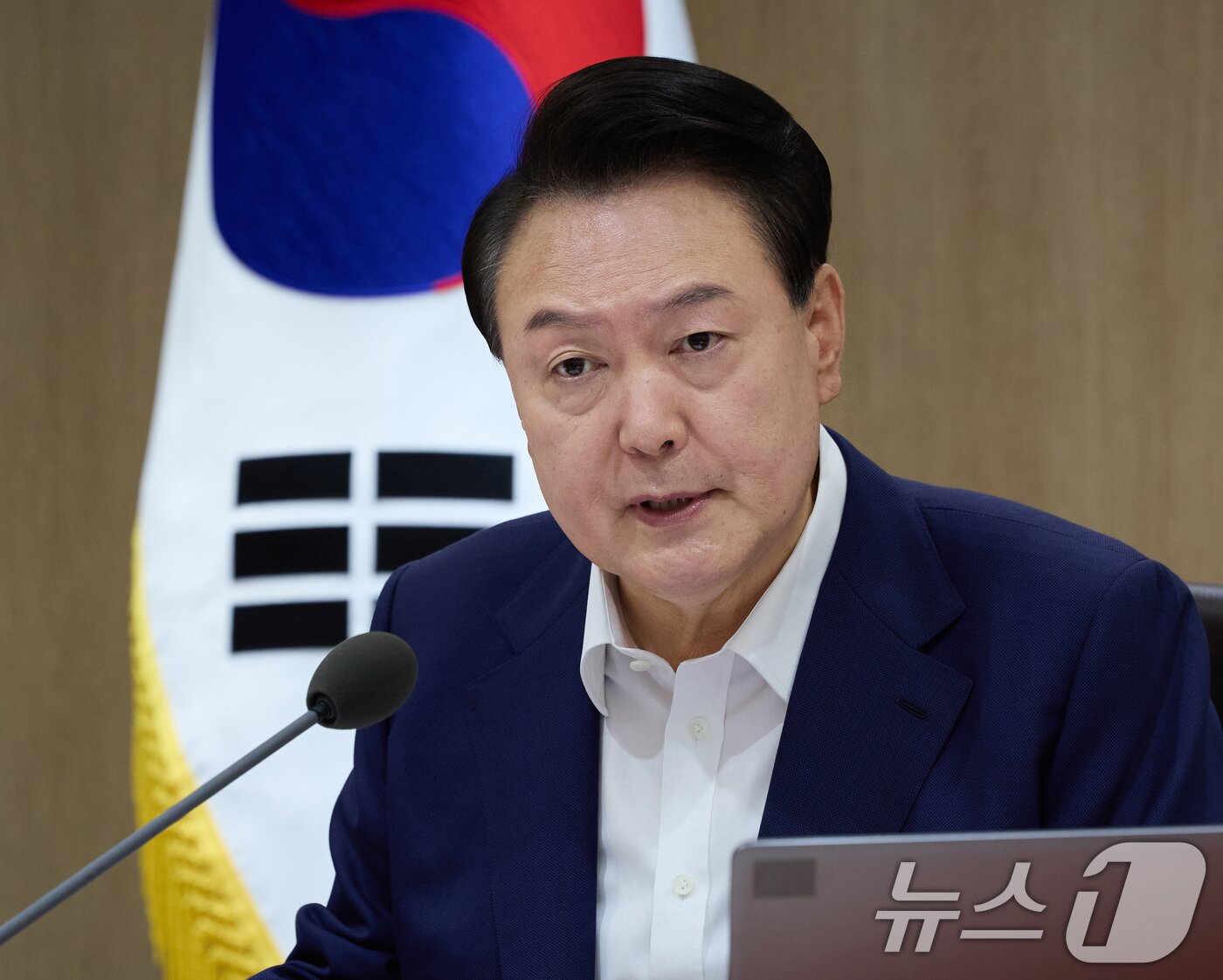 본문 이미지 - 윤석열 대통령이 27일 서울 용산 대통령실 청사에서 열린 국무회의에서 발언하고 있다. &#40;대통령실 제공&#41; 2024.8.27/뉴스1 ⓒ News1 송원영 기자