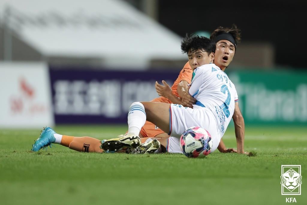 본문 이미지 - 포항 스틸러스와 제주 유나이티드는 21일 열린 2024 하나은행 코리아컵 4강 1차전에서 2-2로 비겼다. (대한축구협회 제공)