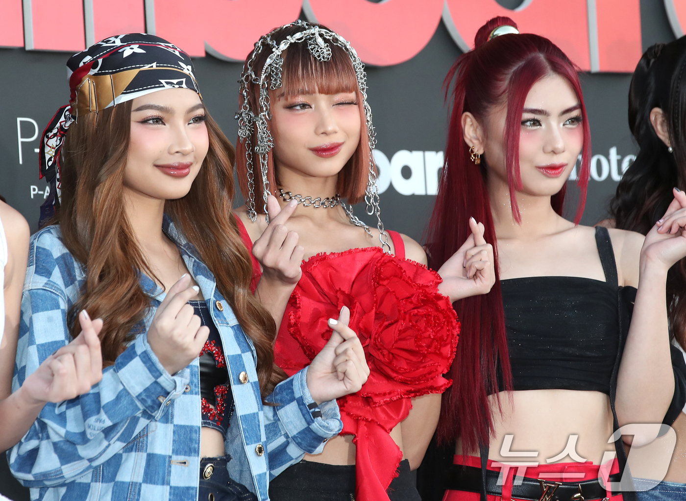 (서울=뉴스1) 권현진 기자 = 필리핀 그룹 비니(BINI)가 27일 서울 중구 신라호텔 영빈관에서 열린 ‘빌보드 케이 파워 100(Billboard K POWER 100)’ 행사 …