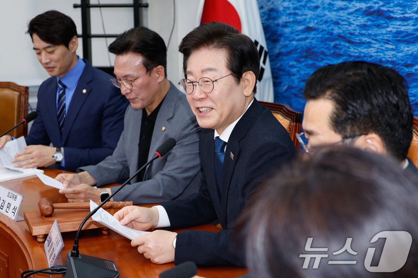 이재명 더불어민주당 대표가 28일 오전 서울 여의도 국회에서 열린 최고위원회의에 참석해 모두 발언하고 있다. 2024.8.28/뉴스1 ⓒ News1 안은나 기자