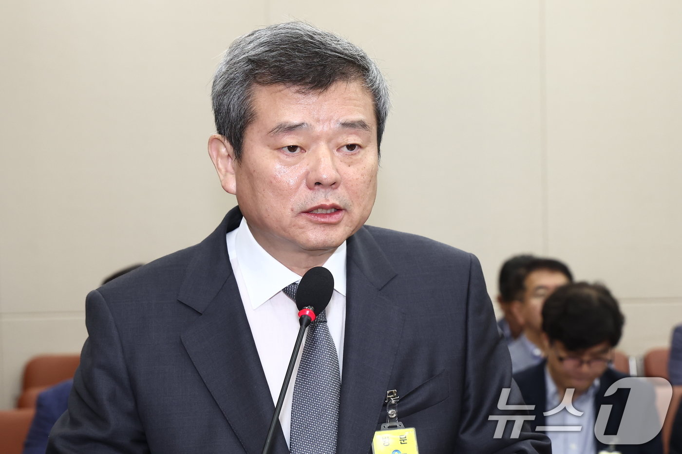 본문 이미지 - 박민 한국방송공사사장이 28일 오전 서울 여의도 국회에서 열린 과학기술정보방송통신위원회 전체회의에 출석, 결산 보고를 하고 있다. 2024.8.28/뉴스1 ⓒ News1 김민지 기자
