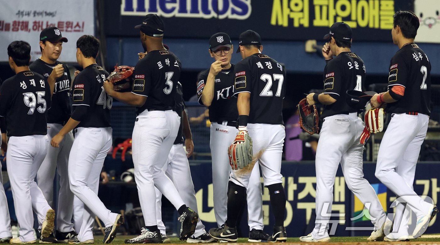 본문 이미지 - 가을야구 진출을 노리는 KT 위즈. /뉴스1 DB ⓒ News1 김명섭 기자
