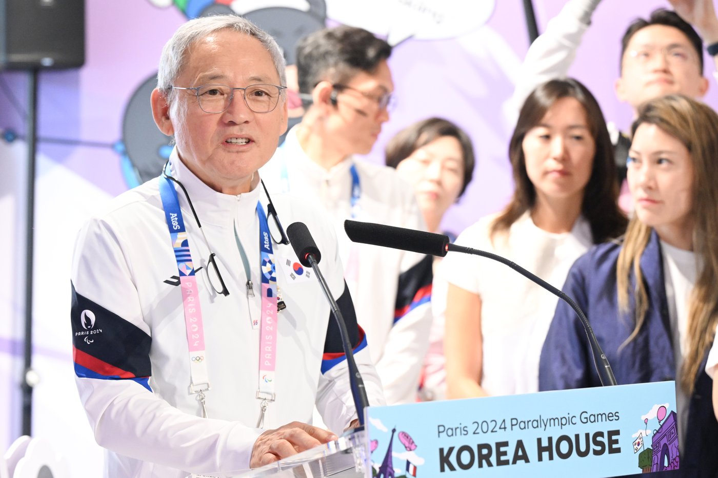 본문 이미지 - 유인촌 문화체육관광부 장관이 28일(현지시간) 프랑스 파리에서 열린 파라 팀 코리아하우스 개관식에 참석했다. (대한장애인체육회 제공)
