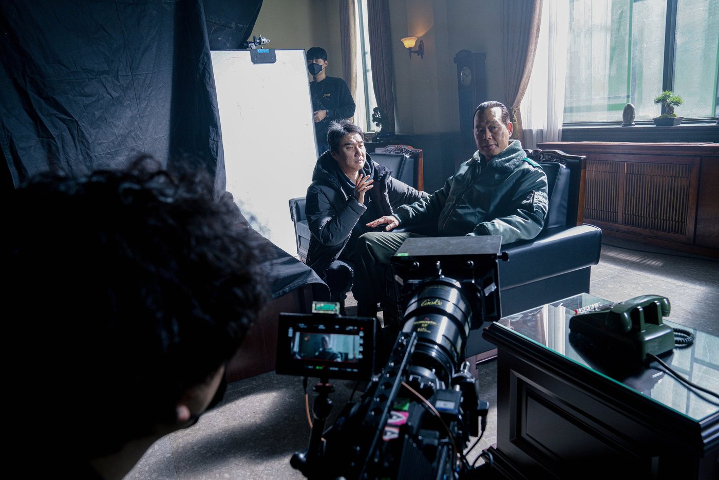 본문 이미지 - '행복의 나라' 스틸 컷