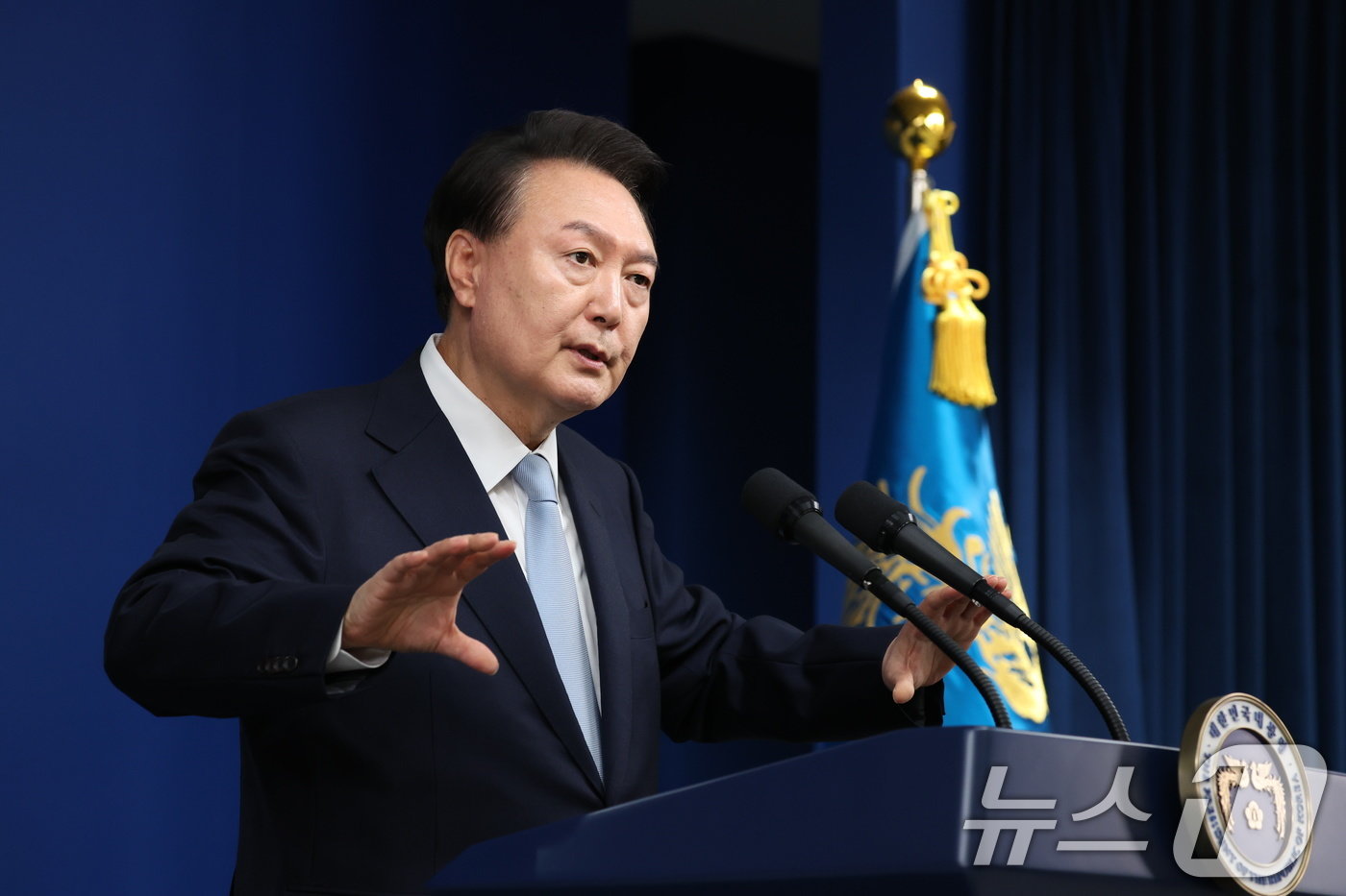 본문 이미지 - 윤석열 대통령이 29일 서울 용산 대통령실청사 브리핑룸에서 국정브리핑 및 기자회견을 하고 있다. 2024.8.29/뉴스1 ⓒ News1 송원영 기자