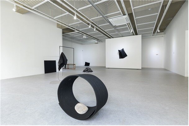 본문 이미지 - 글리치필릭 1층 'Bug 공간' 전시 전경 / 수림문화재단 제공