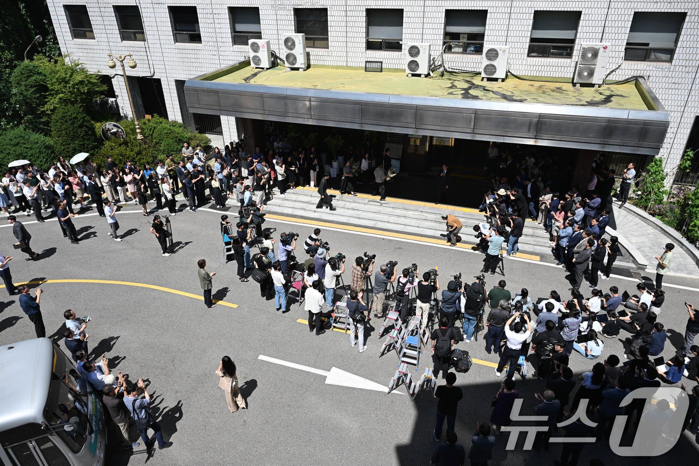 본문 이미지 - 조희연 서울시 교육감이 29일 서울 종로구 교육청앞에서 &#39;전교조 해직교사 부당 특채&#39; 최종심 선고에 대한 입장 발표를 하고 있다. &#40;공동취재&#41; 2024.8.29/뉴스1 ⓒ News1 김명섭 기자