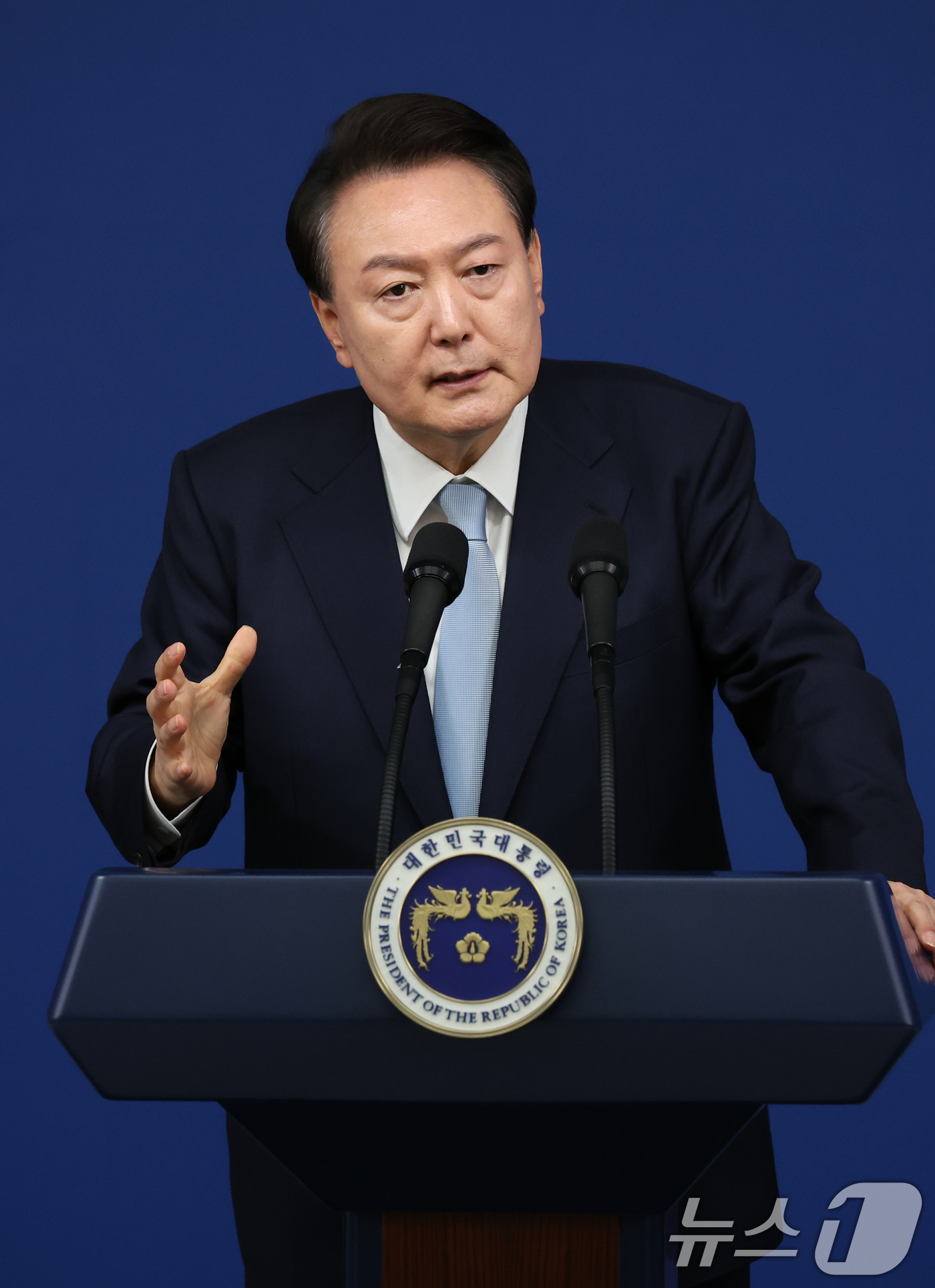 (서울=뉴스1) 송원영 기자 = 윤석열 대통령이 29일 서울 용산 대통령실청사 브리핑룸에서 열린 국정브리핑 및 기자회견에서 취재진의 질문에 답하고 있다. 2024.8.29/뉴스1