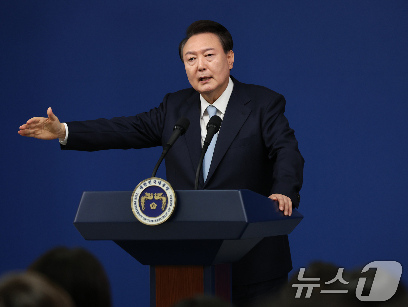 (서울=뉴스1) 송원영 기자 = 윤석열 대통령이 29일 서울 용산 대통령실청사 브리핑룸에서 열린 국정브리핑 및 기자회견에서 취재진의 질문에 답하고 있다. 2024.8.29/뉴스1