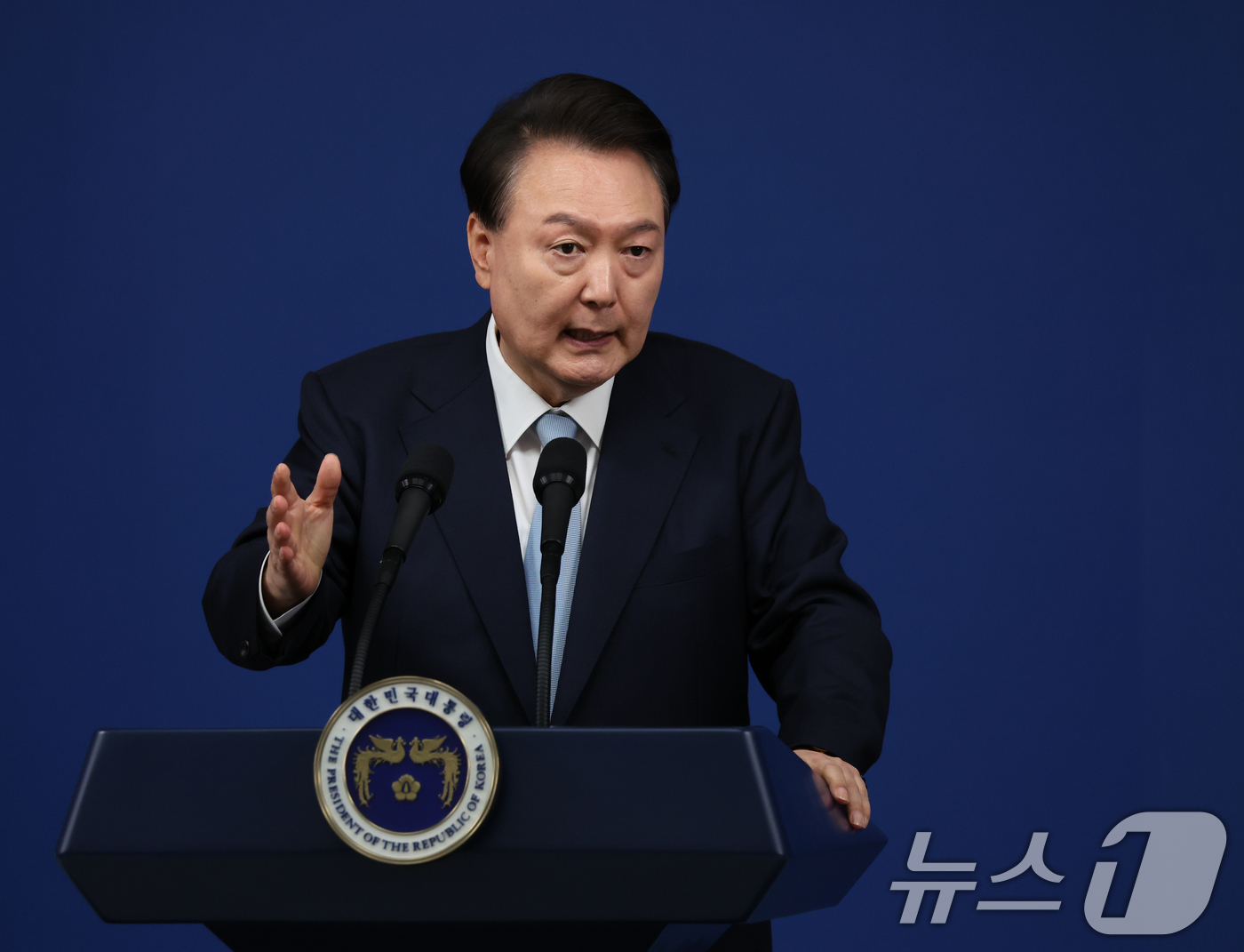 (서울=뉴스1) 송원영 기자 = 윤석열 대통령이 29일 서울 용산 대통령실청사 브리핑룸에서 열린 국정브리핑 및 기자회견에서 취재진의 질문에 답하고 있다. 2024.8.29/뉴스1