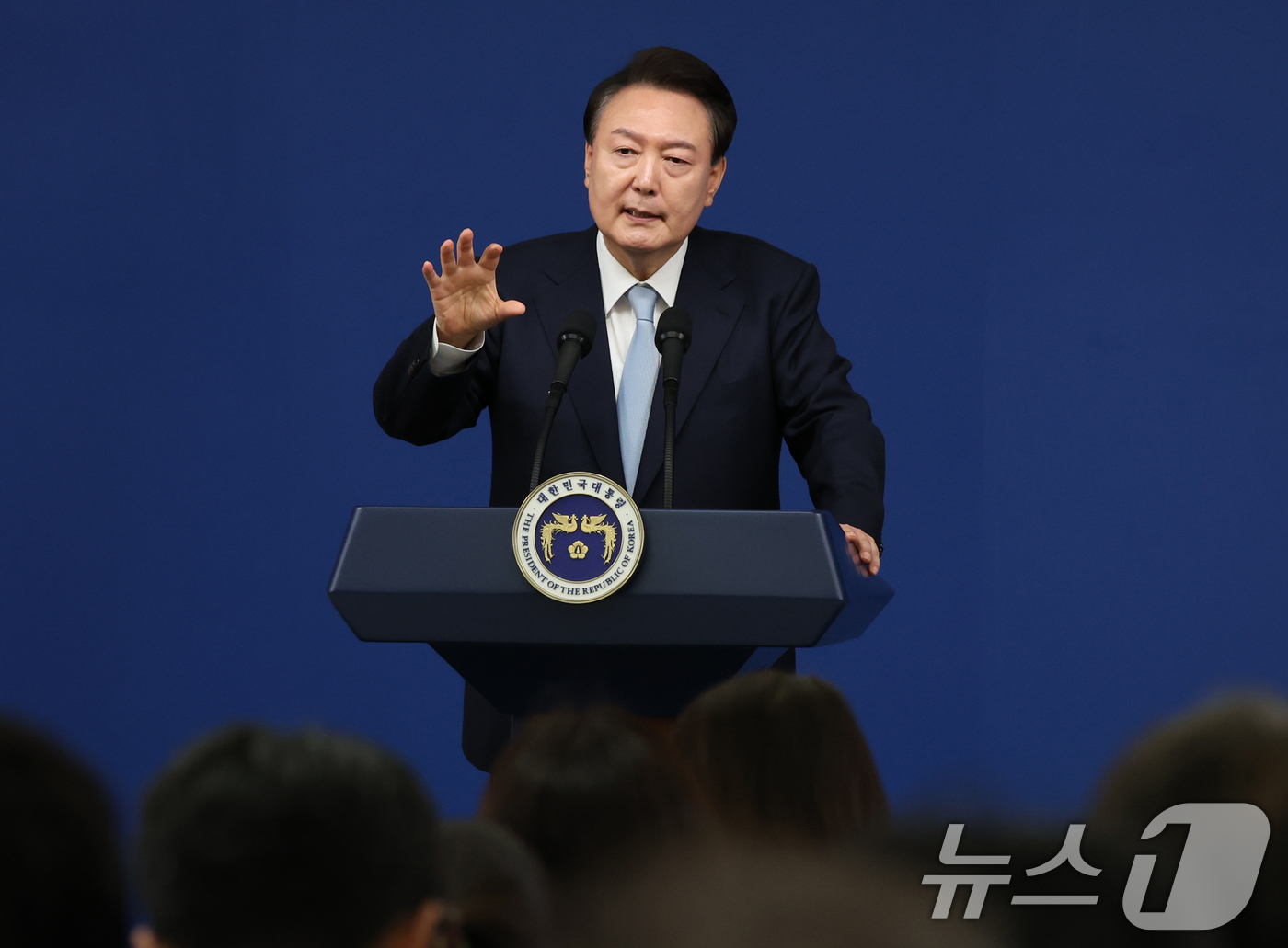 (서울=뉴스1) 송원영 기자 = 윤석열 대통령이 29일 서울 용산 대통령실청사 브리핑룸에서 열린 국정브리핑 및 기자회견에서 취재진의 질문에 답하고 있다. 2024.8.29/뉴스1