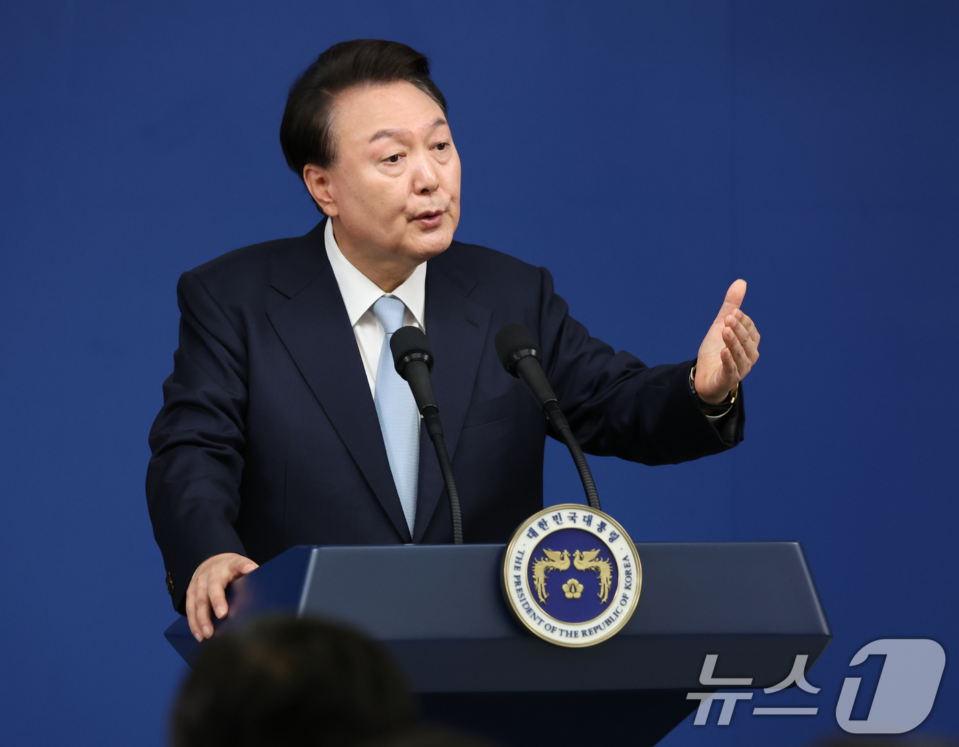 (서울=뉴스1) 송원영 기자 = 윤석열 대통령이 29일 서울 용산 대통령실청사 브리핑룸에서 열린 국정브리핑 및 기자회견에서 취재진의 질문에 답변을 하고 있다. 2024.8.29/뉴 …