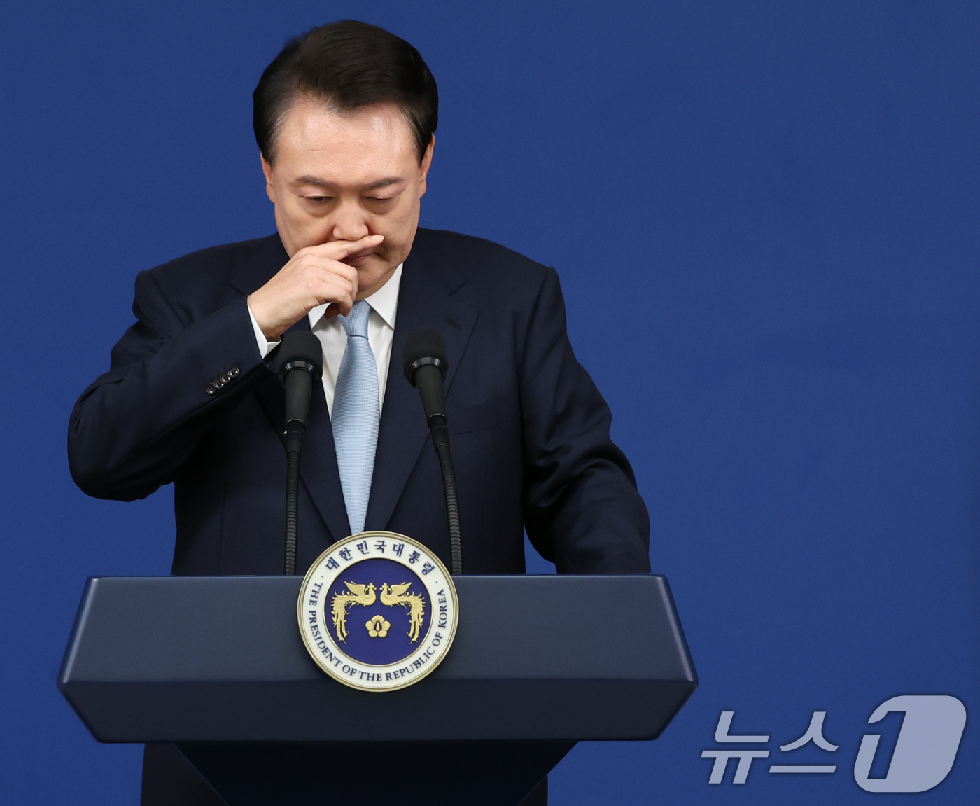 (서울=뉴스1) 송원영 기자 = 윤석열 대통령이 29일 서울 용산 대통령실청사 브리핑룸에서 열린 국정브리핑 및 기자회견에서 취재진의 질문을 듣고있다. 2024.8.29/뉴스1