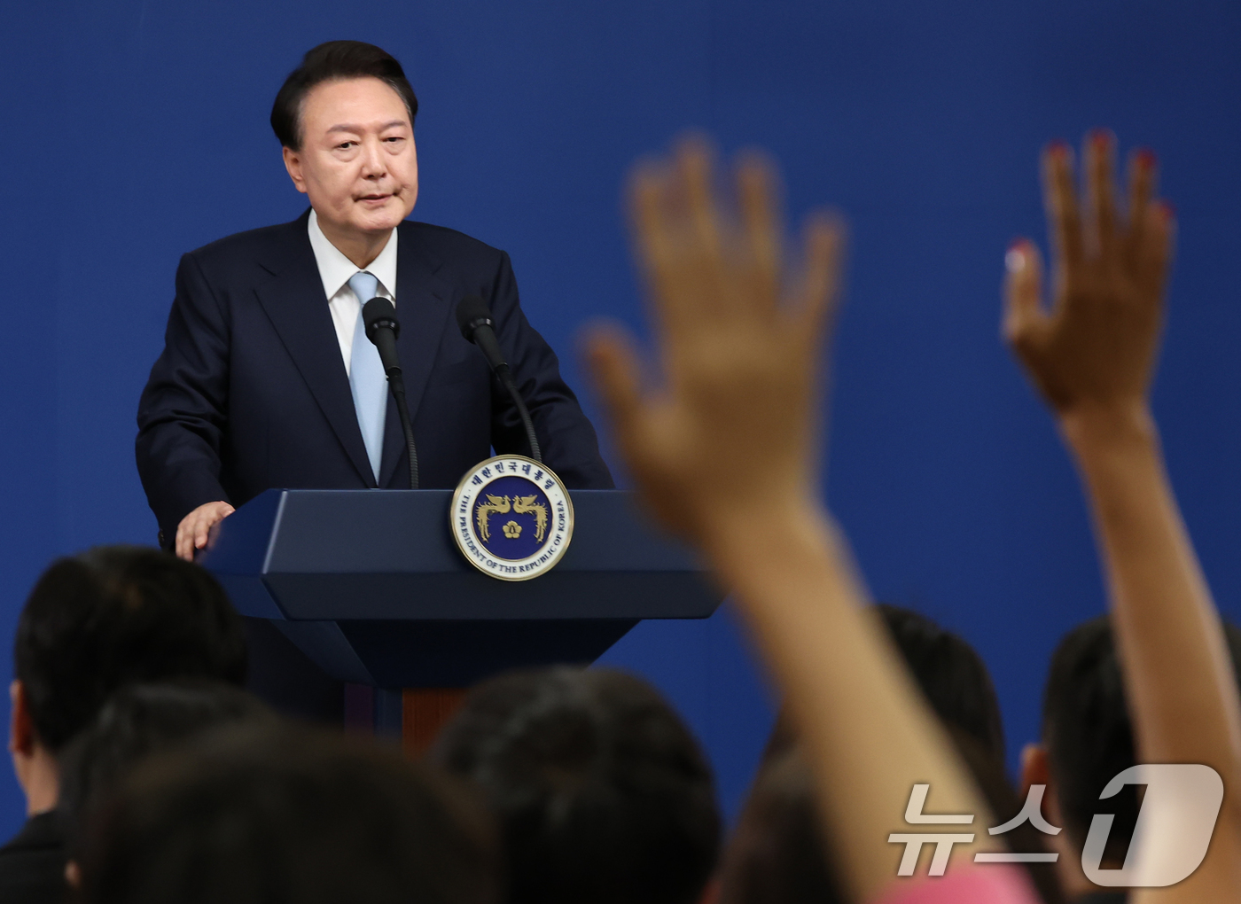 (서울=뉴스1) 송원영 기자 = 윤석열 대통령이 29일 서울 용산 대통령실청사 브리핑룸에서 열린 국정브리핑 및 기자회견에서 취재진의 질문을 받고 있다. 2024.8.29/뉴스1