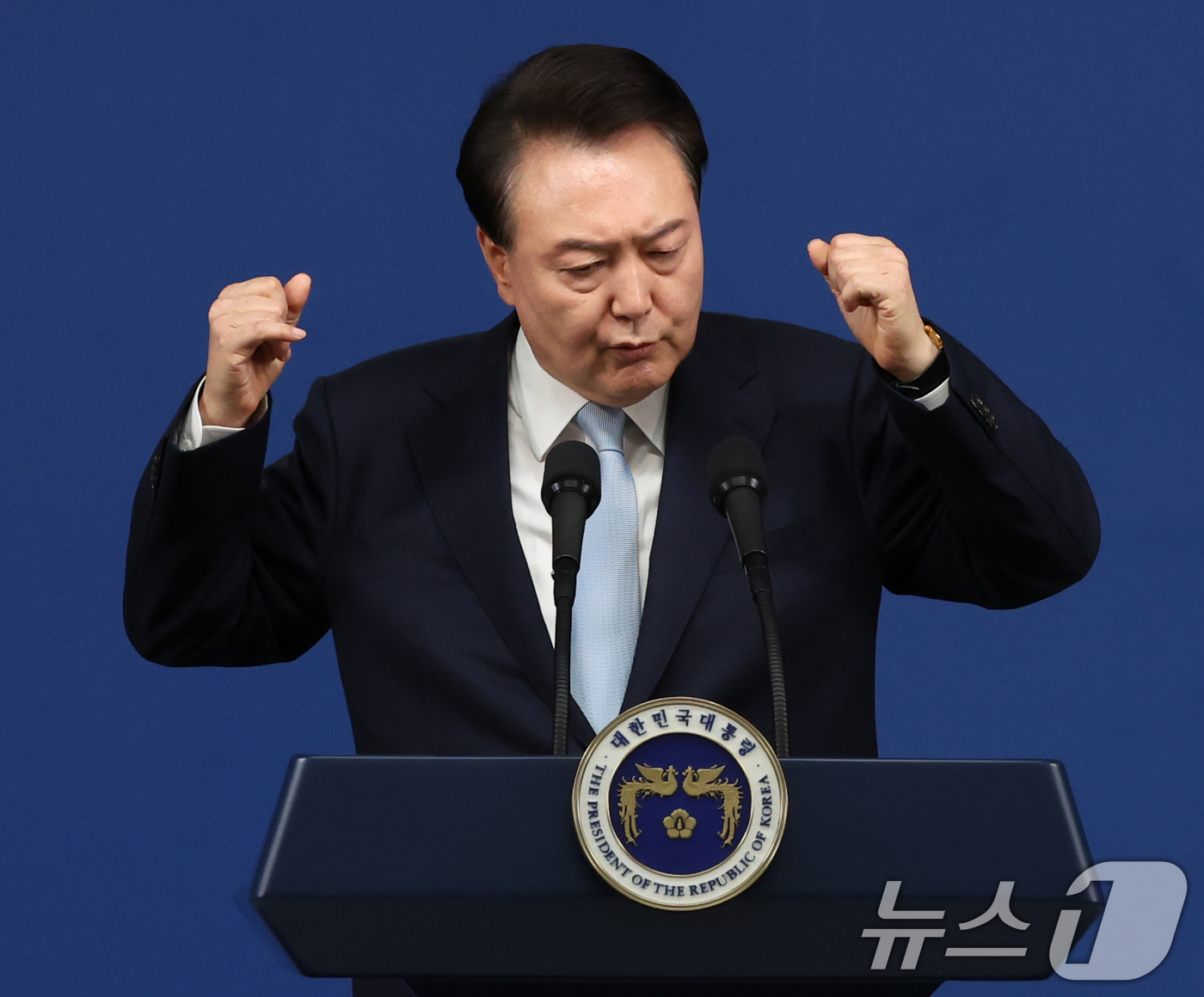 (서울=뉴스1) 송원영 기자 = 윤석열 대통령이 29일 서울 용산 대통령실청사 브리핑룸에서 열린 국정브리핑 및 기자회견에서 취재진의 질문에 답하고 있다. 2024.8.29/뉴스1